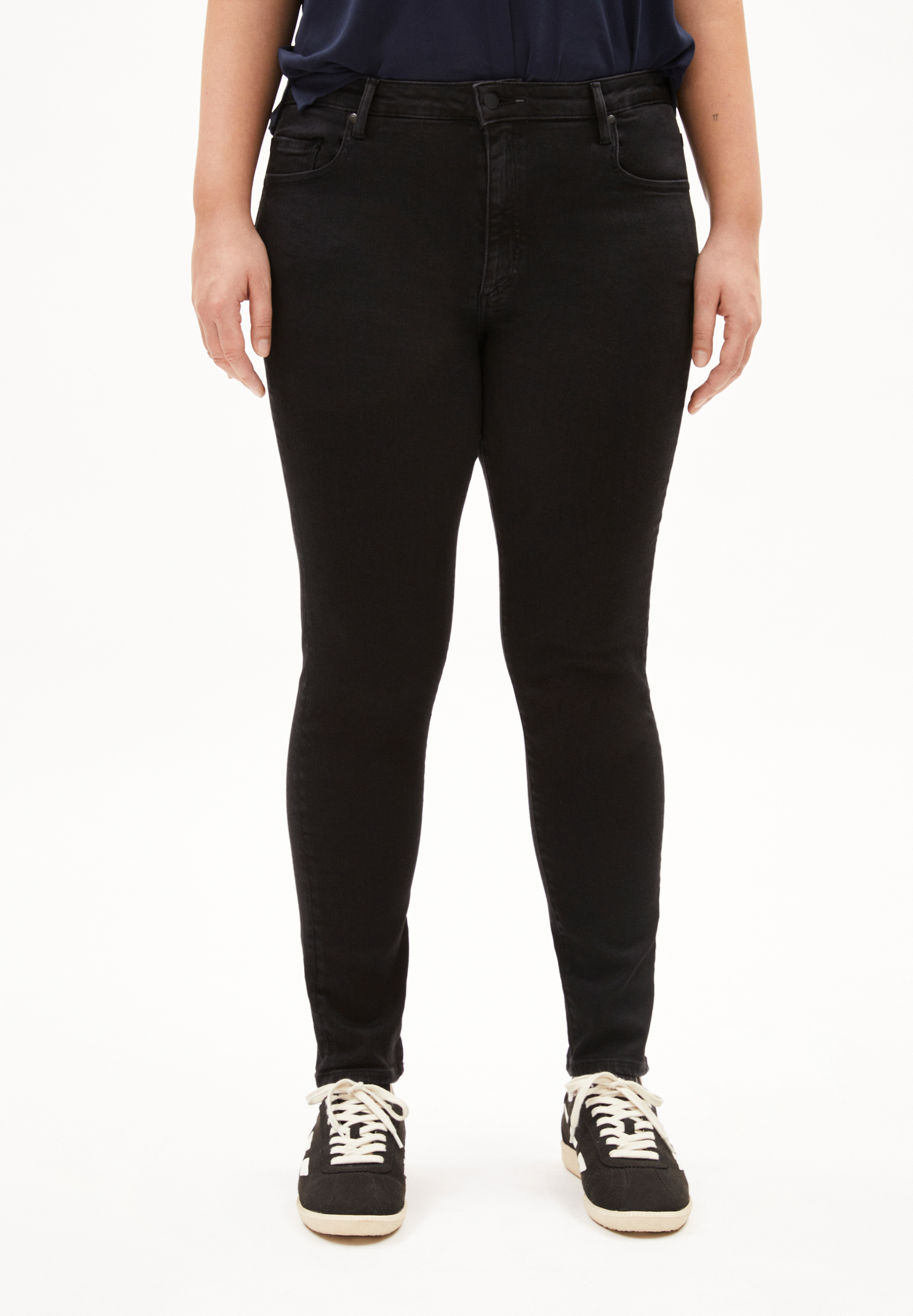 Skinny Leg Mid Waist aus Bio-Baumwoll Mix