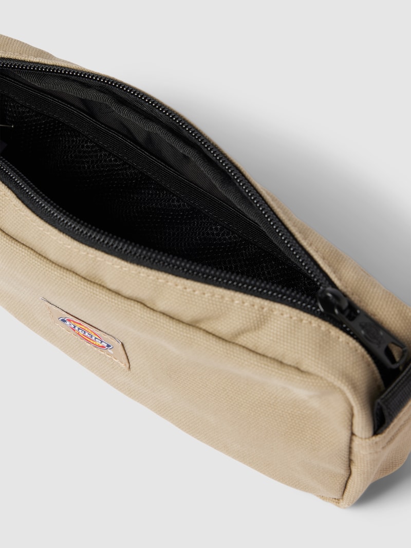 Kulturtasche mit Label-Patch Modell 'DUCK' in sand