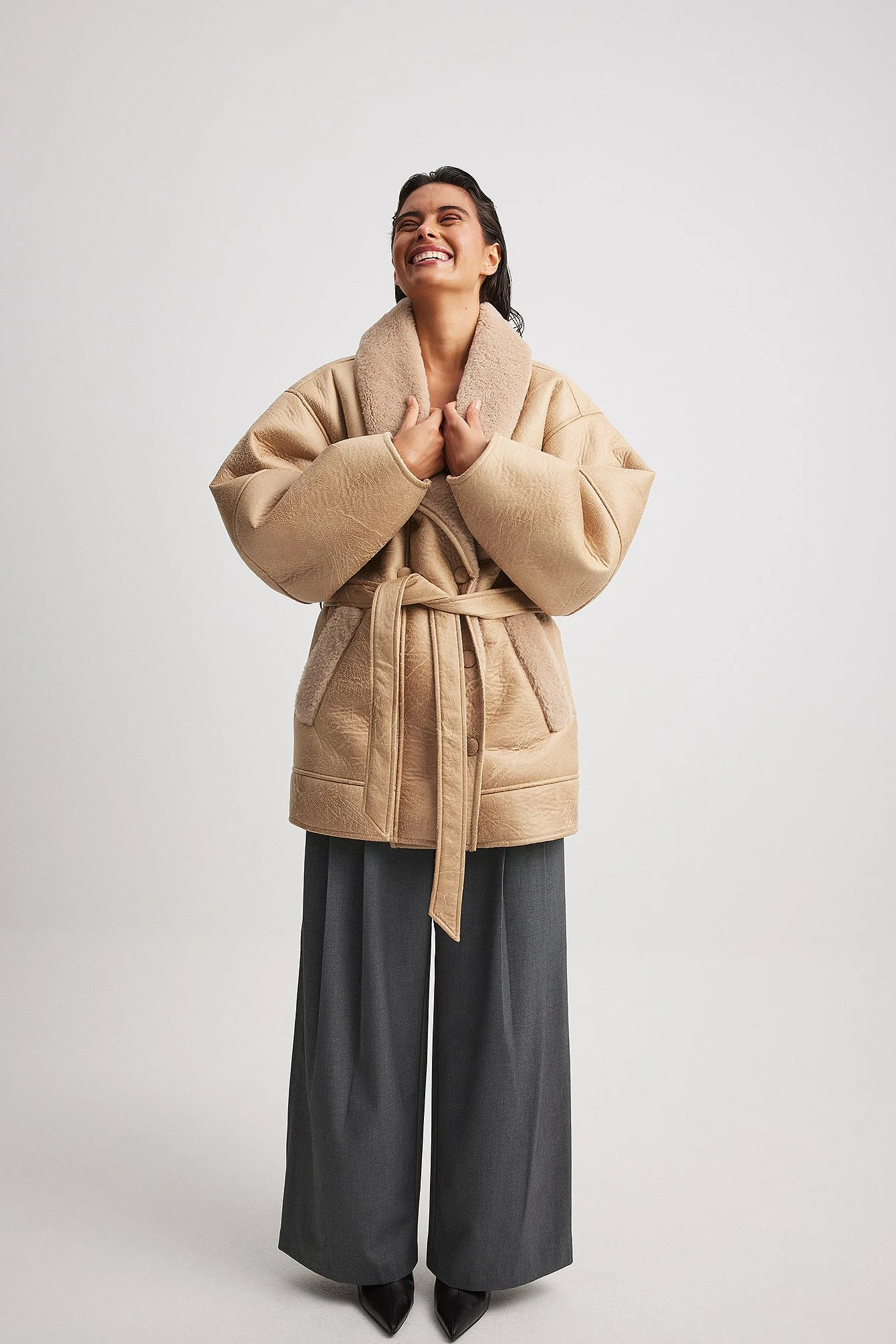 Shearling-Jacke mit Gürtel