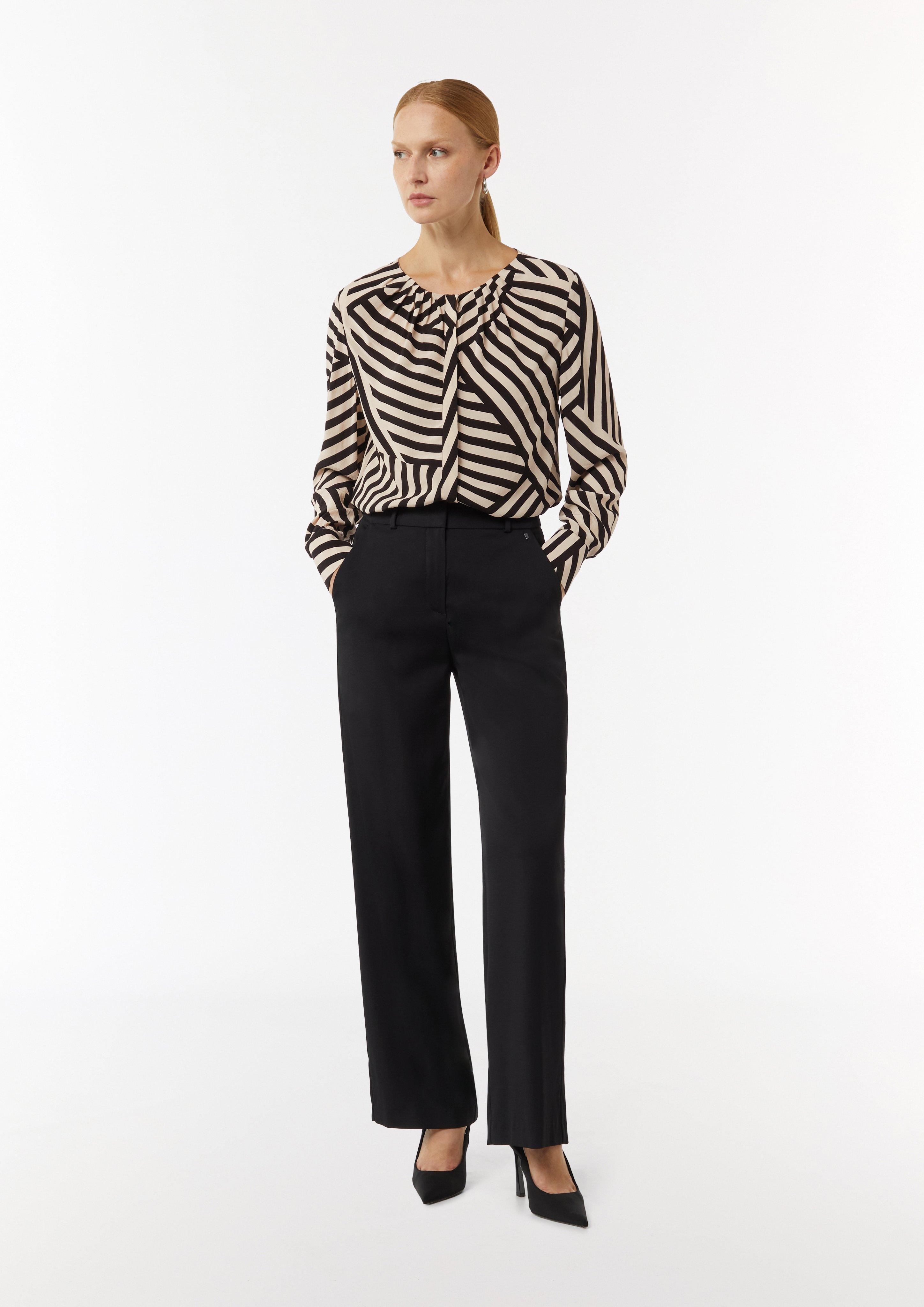 Crêpe-Bluse mit All-over-Print und Faltendetails - schwarz