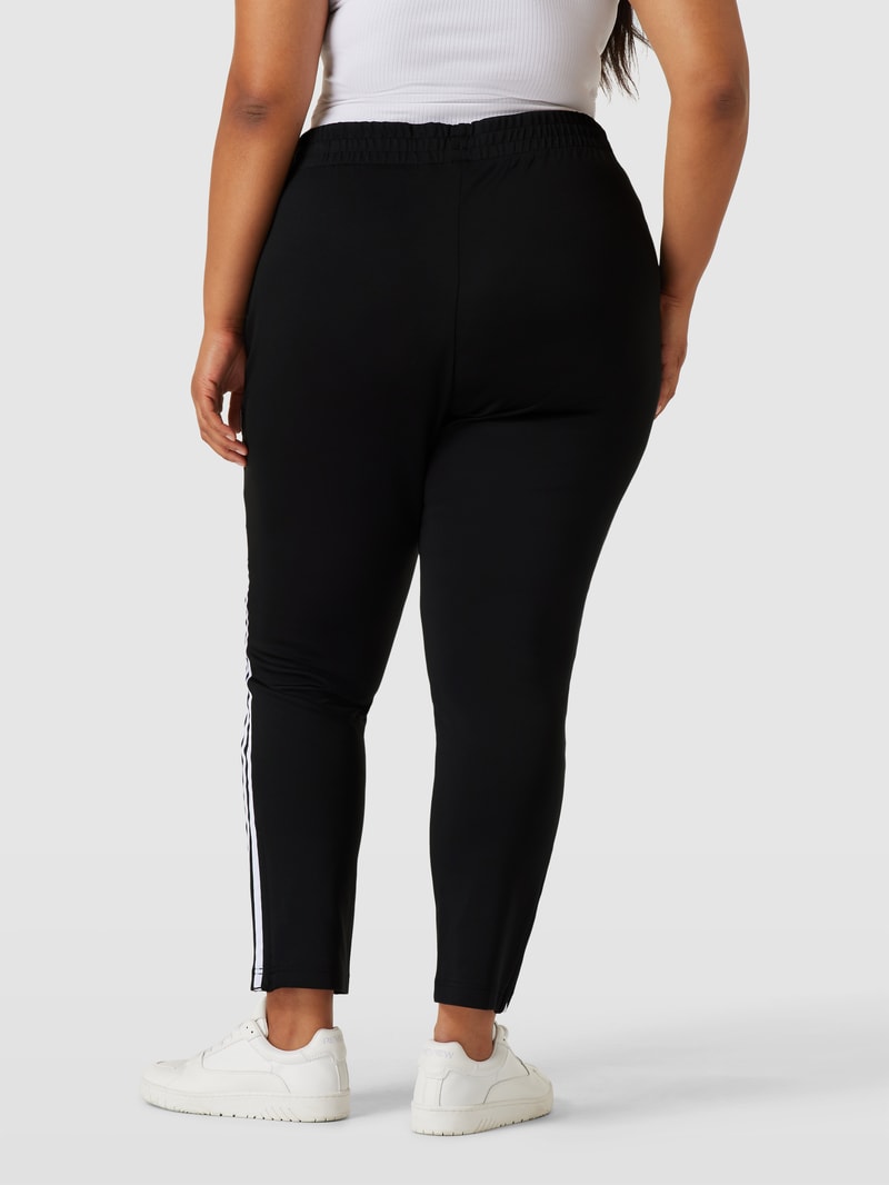 PLUS SIZE Sweatpants mit Logo-Streifen in schwarz
