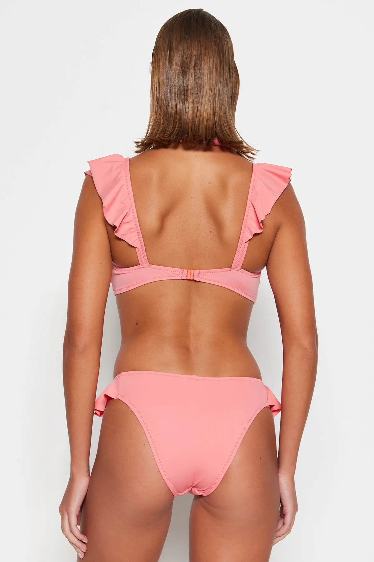 Trendyol Collection  Rosa Volant-Bikinihose mit normalem Beinausschnitt TBESS21BA0044