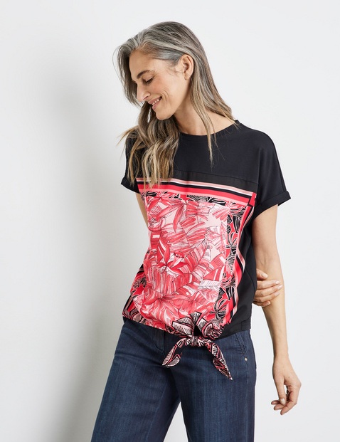 Kurzarmshirt mit Knotendetail und Frontprint