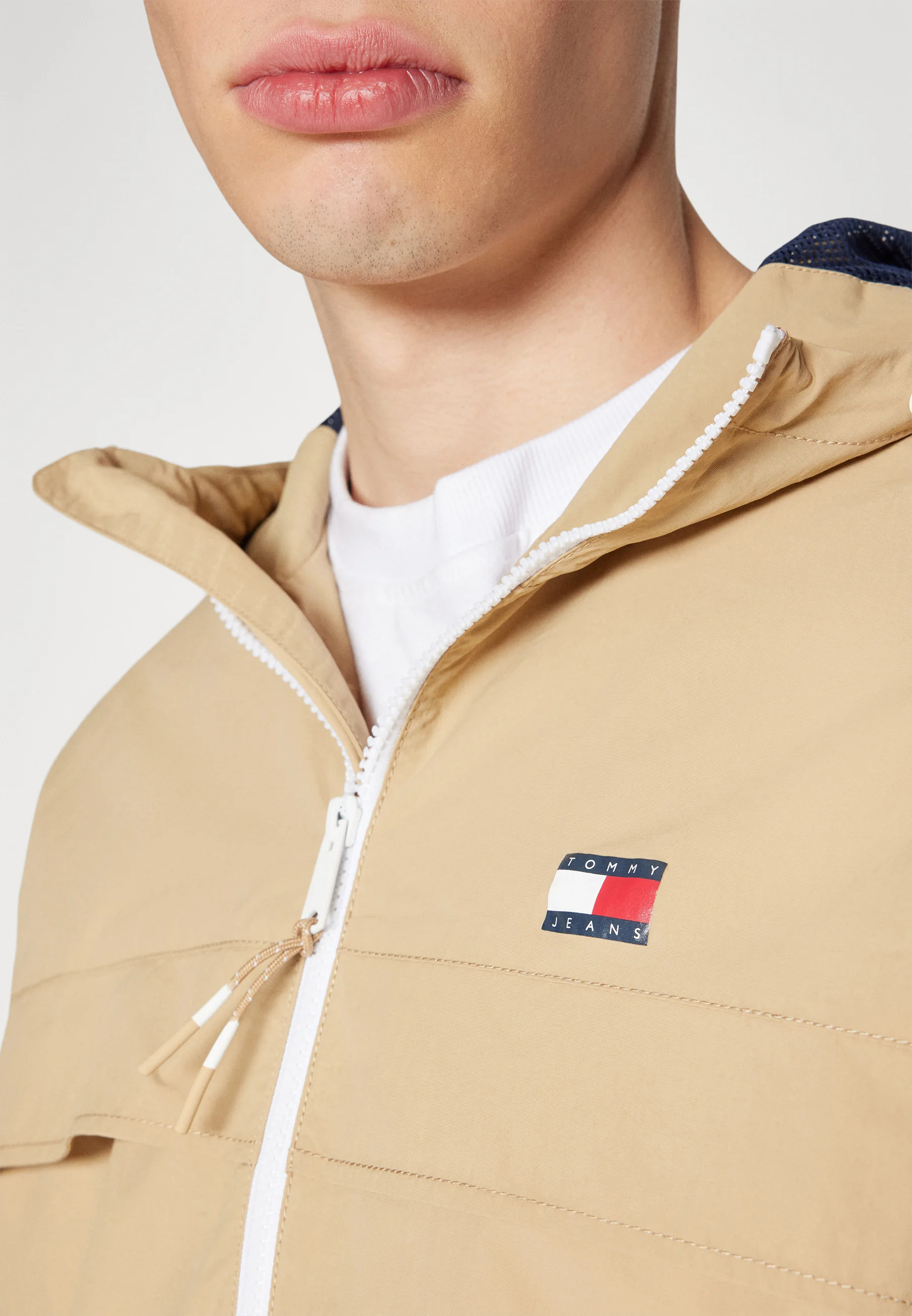 Tommy Jeans CHICAGO - Cortavientos