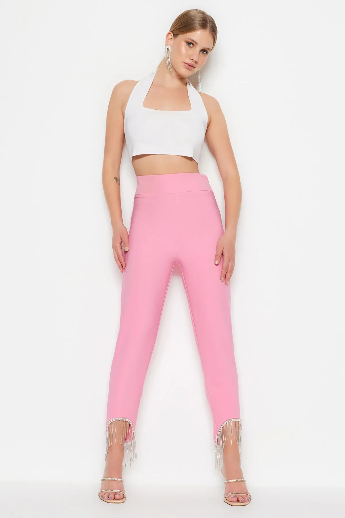 Trendyol Collection  Hellrosa Hose mit Accessoire-Details TPRSS20PL0106