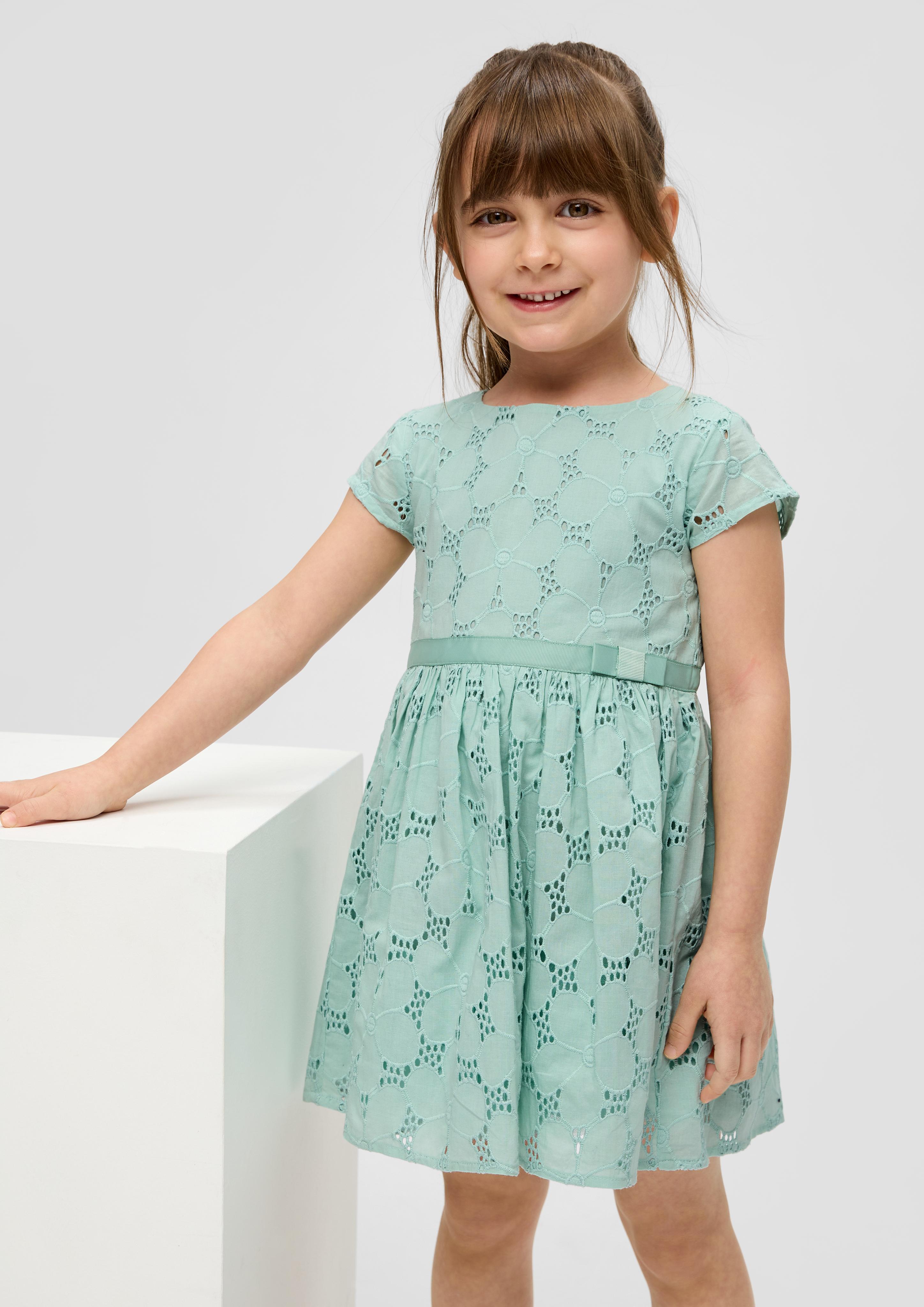 Festliches Kleid aus Lochspitze  2140050-6068