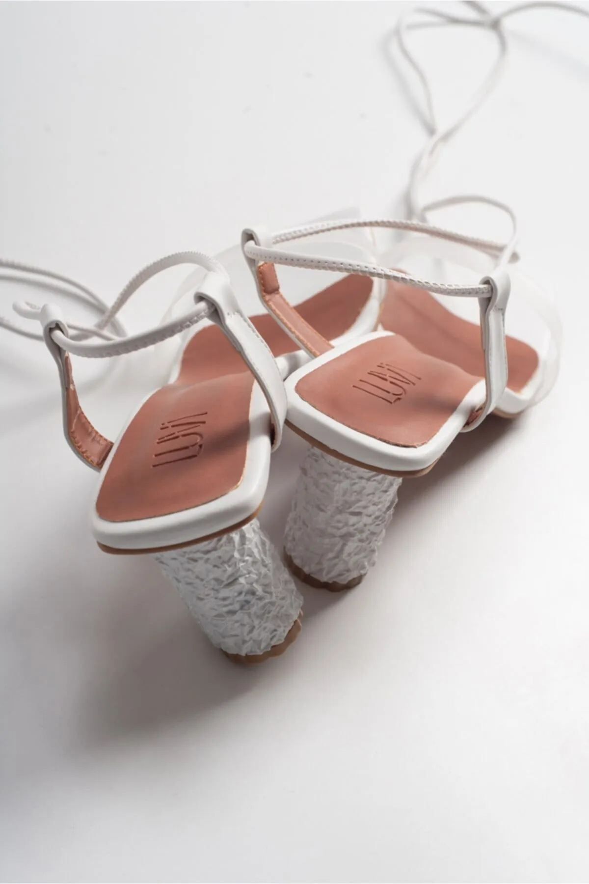 LuviShoes  Weiße High-Heel-Sandalen für Damen