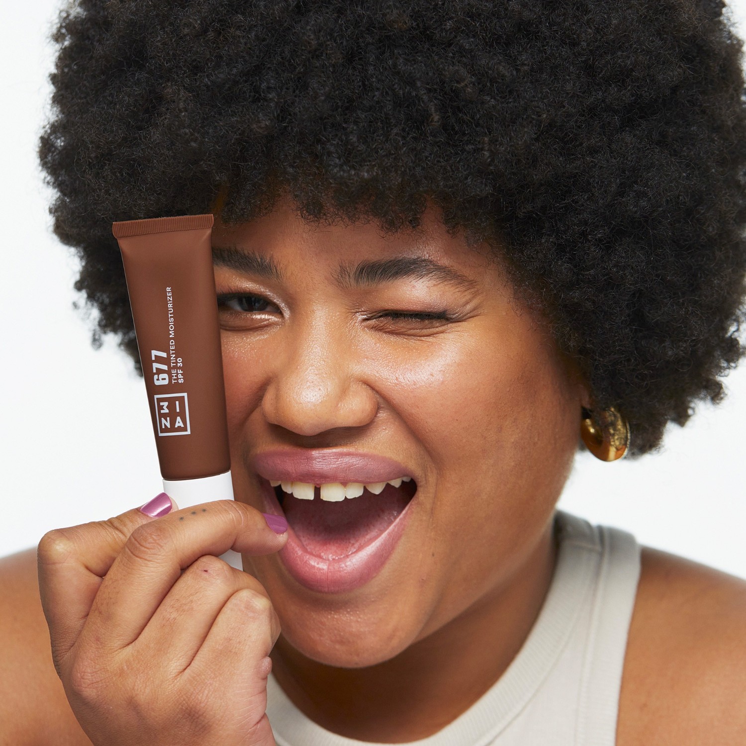3INA Tonuotas drėkinamasis kremas su SPF30