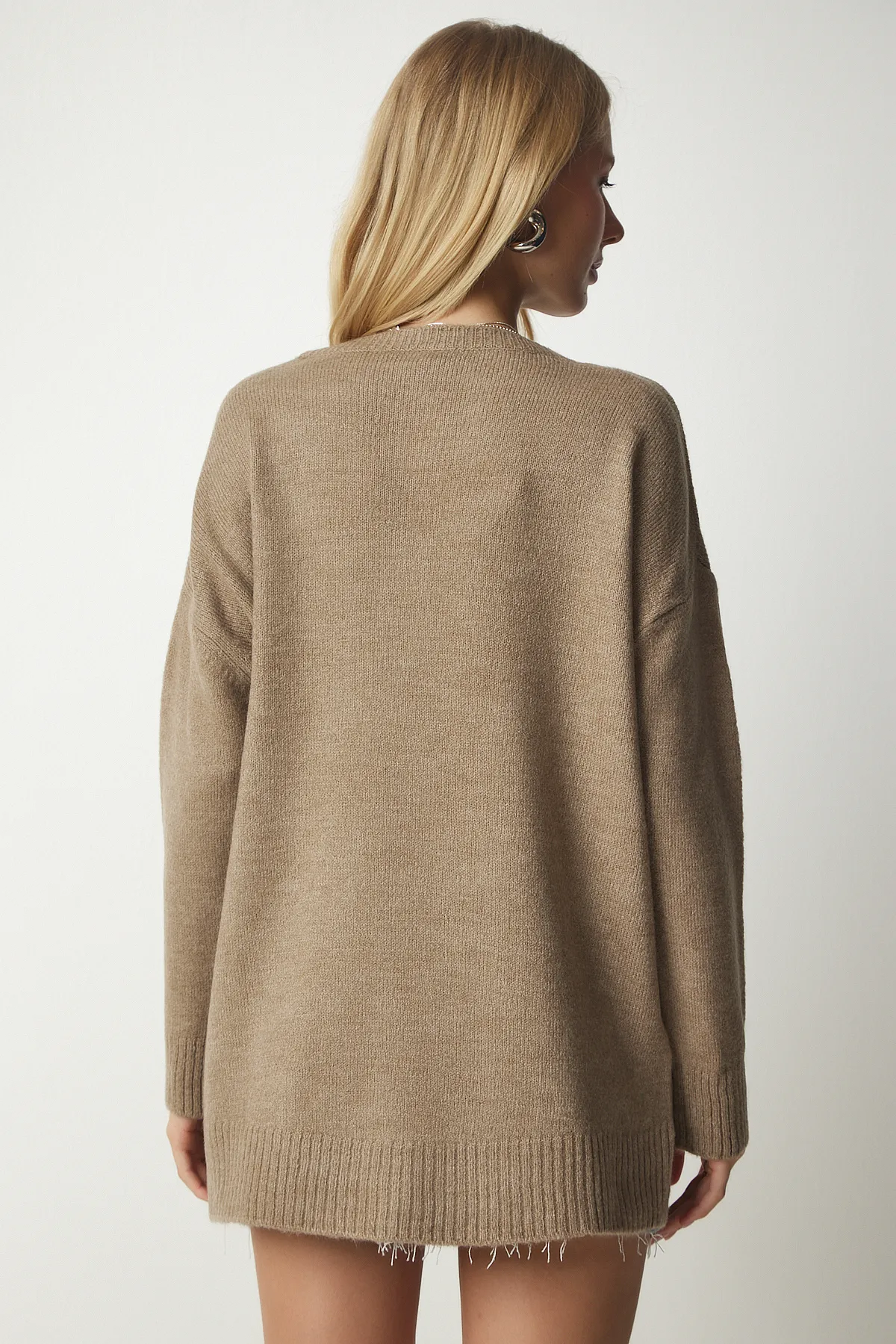 Happiness İstanbul  Beiger Oversize-Strickpullover für Damen PN00054