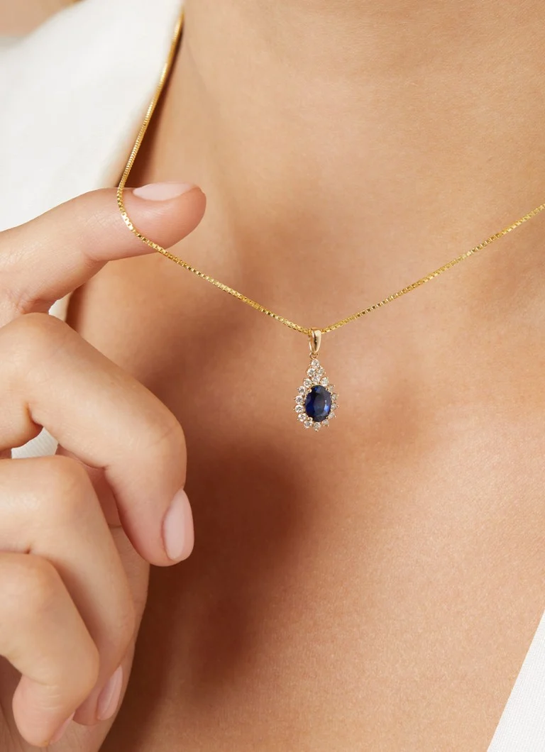 Diamond Point Yellow gold pendant, 1.00 ct blue sapphire, Eden