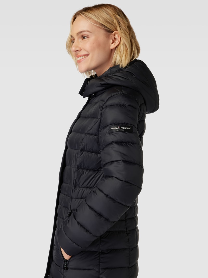 Steppjacke mit Kapuze Modell 'LAURA MAY' in schwarz