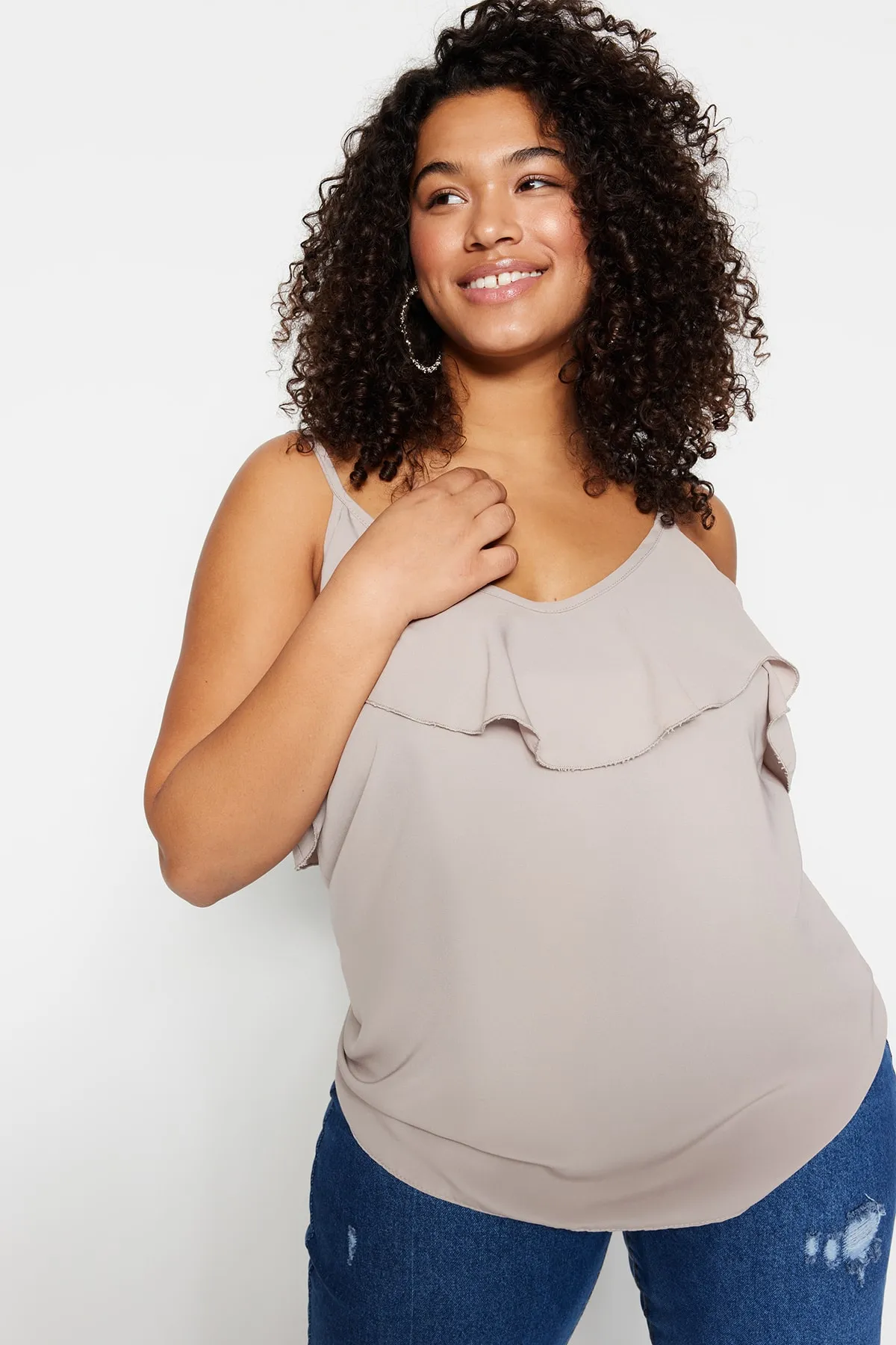 Trendyol Curve  Beige gewebte Bluse mit Volantkragen TBBSS22AF0023