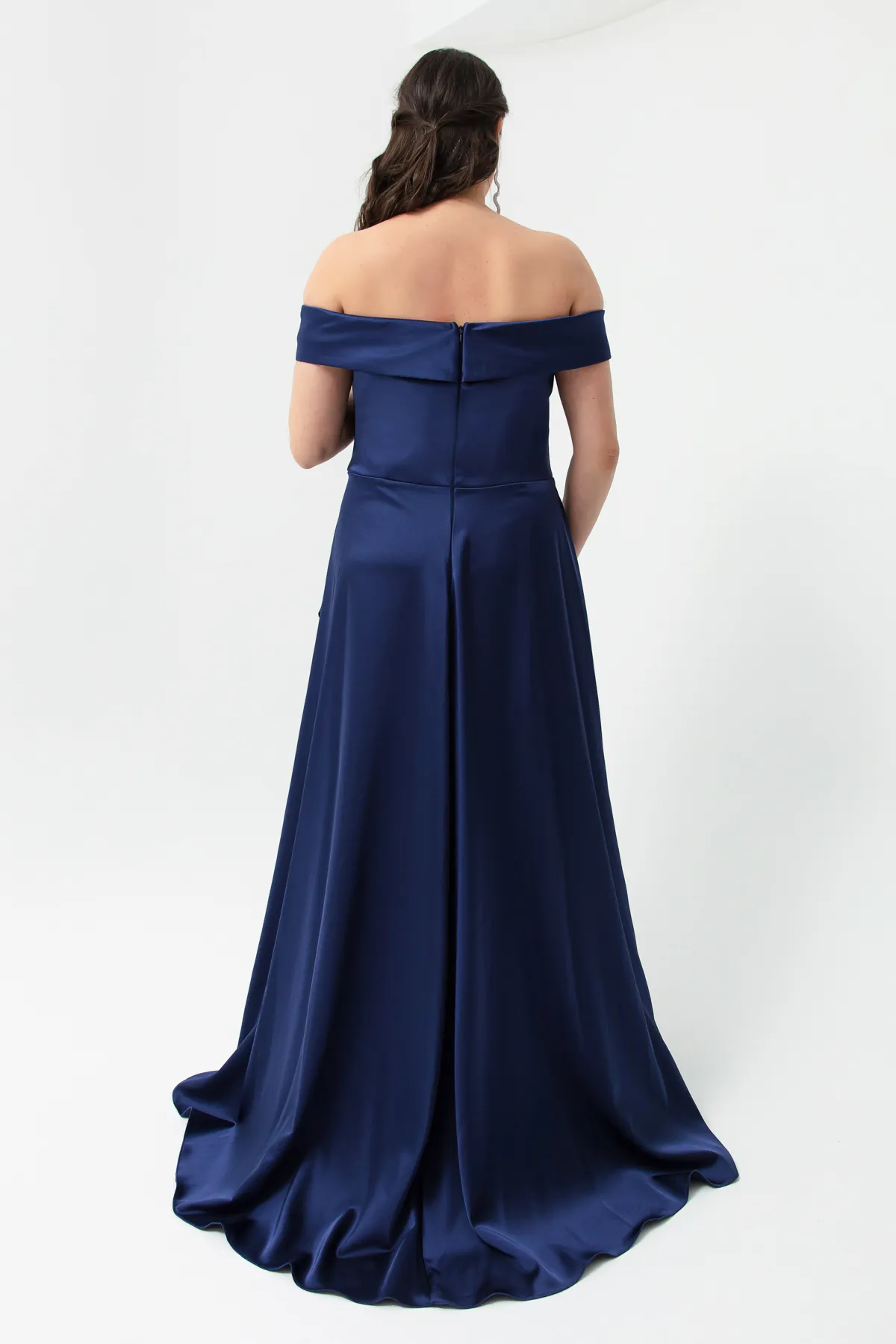 Lafaba  Marineblaues Abendkleid und Abschlusskleid aus Satin für Damen in großen Größen mit U-Boot-Ausschnitt