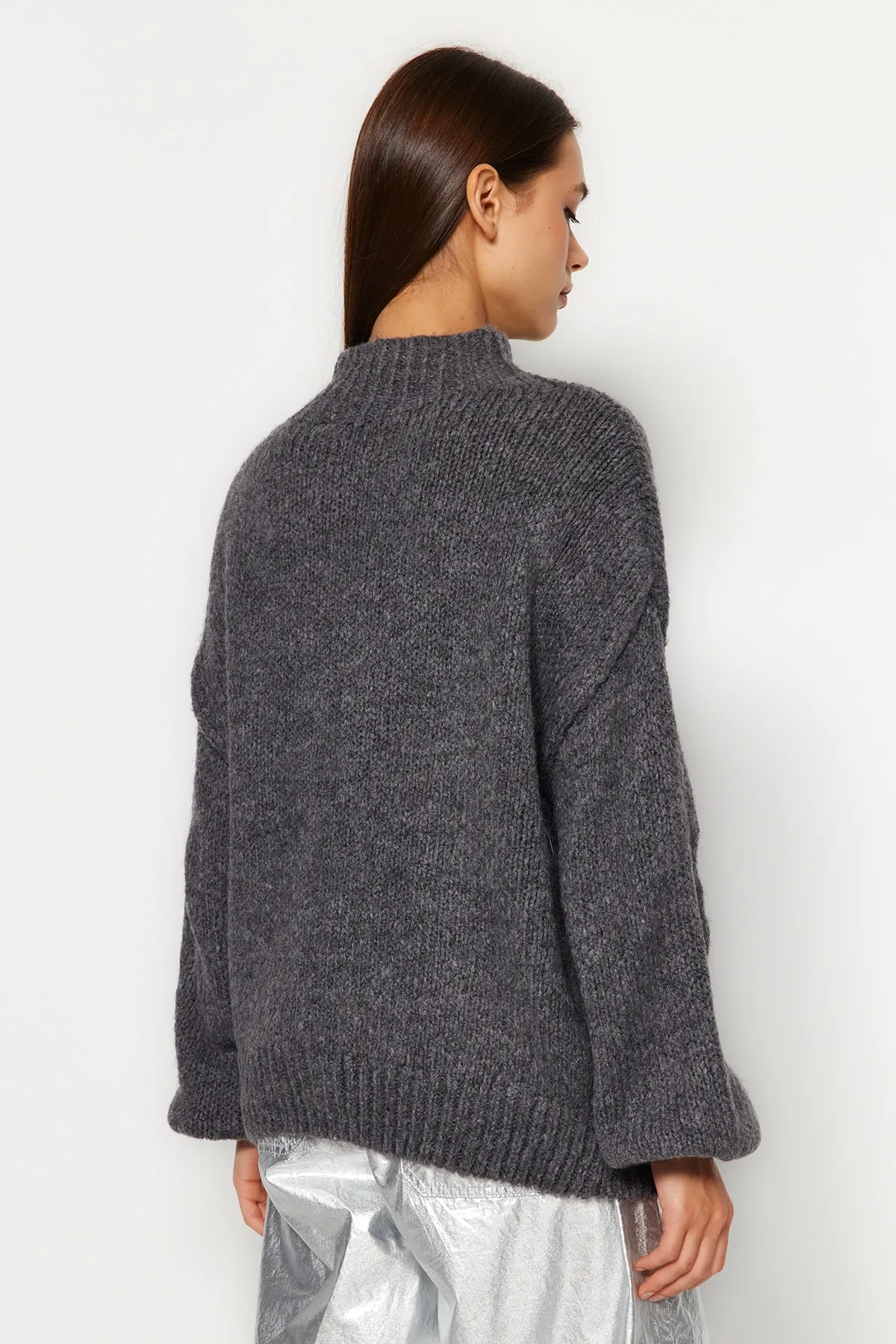Trendyol Collection  Anthrazit Weich Strukturierter Dicker Rundhals Strickpullover TWOAW24KZ00290