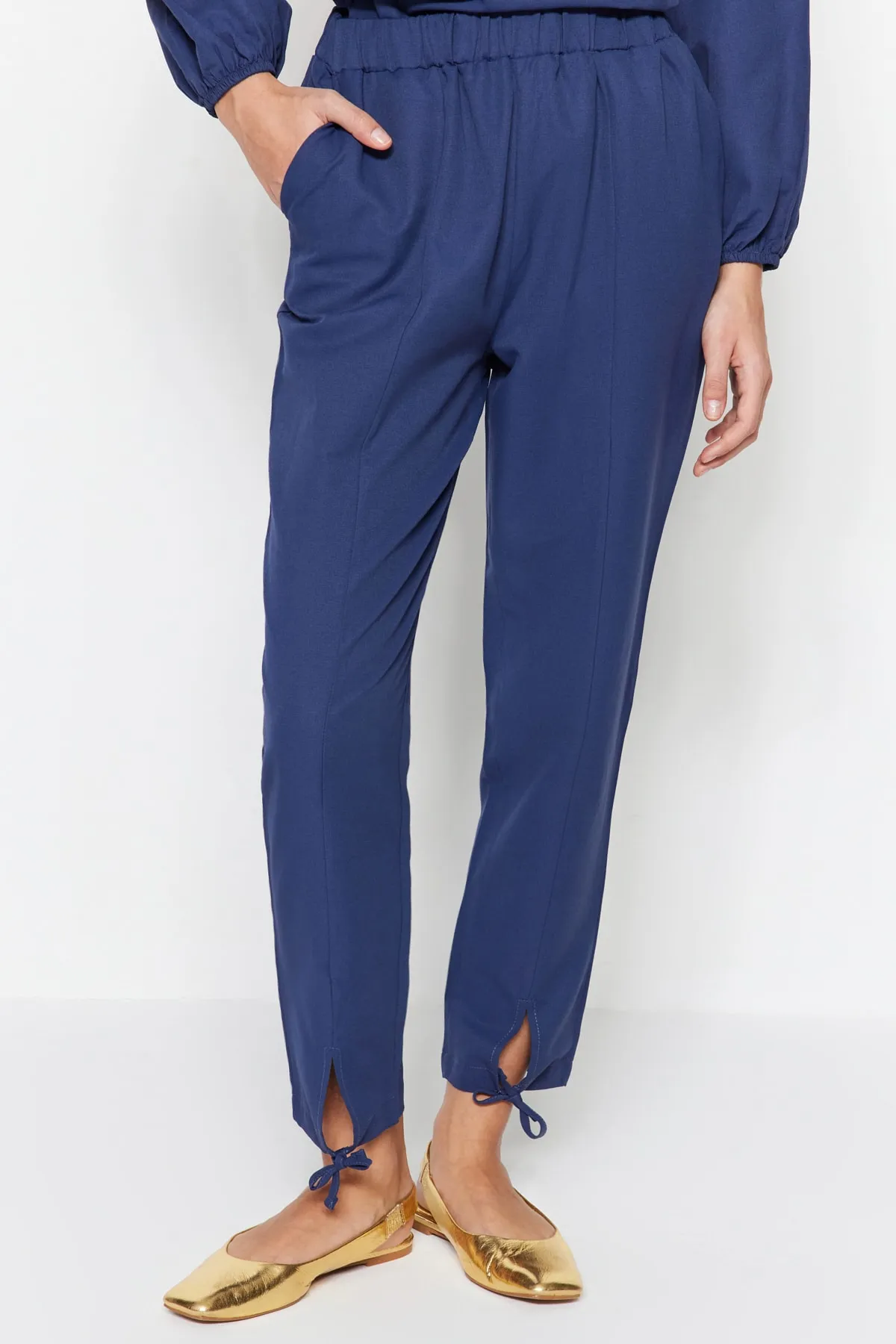Trendyol Modest  Marineblaues Tunika-Hosen-Set im Denim-Look TCTSS23US00058