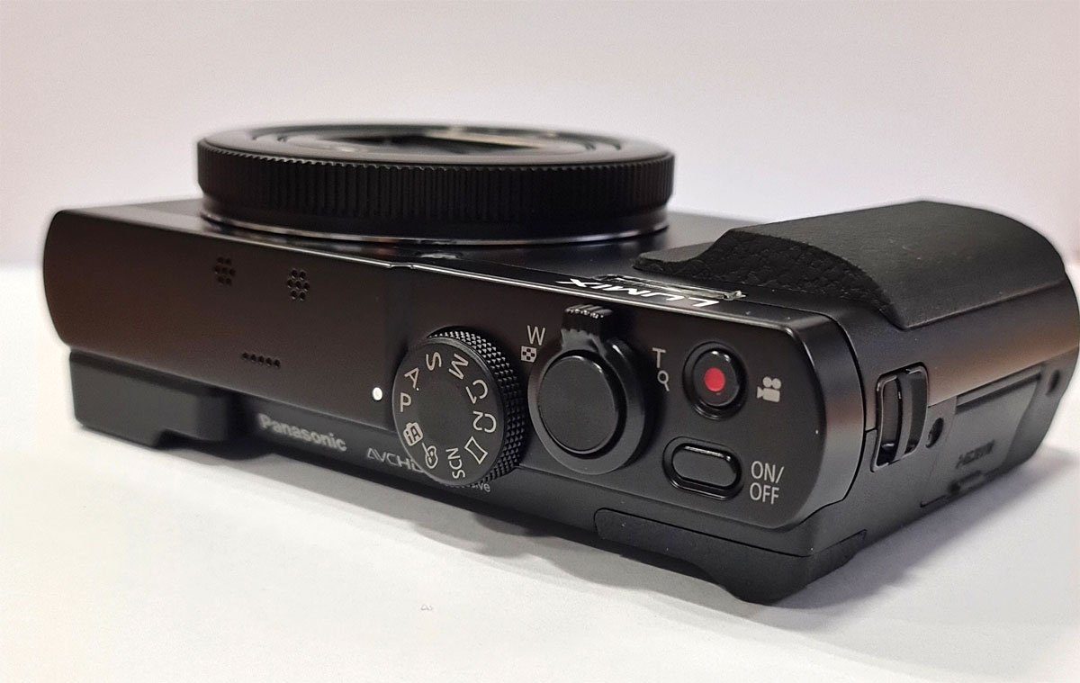 Panasonic Lumix DMC-TZ71 schwarz Kompaktkamera
