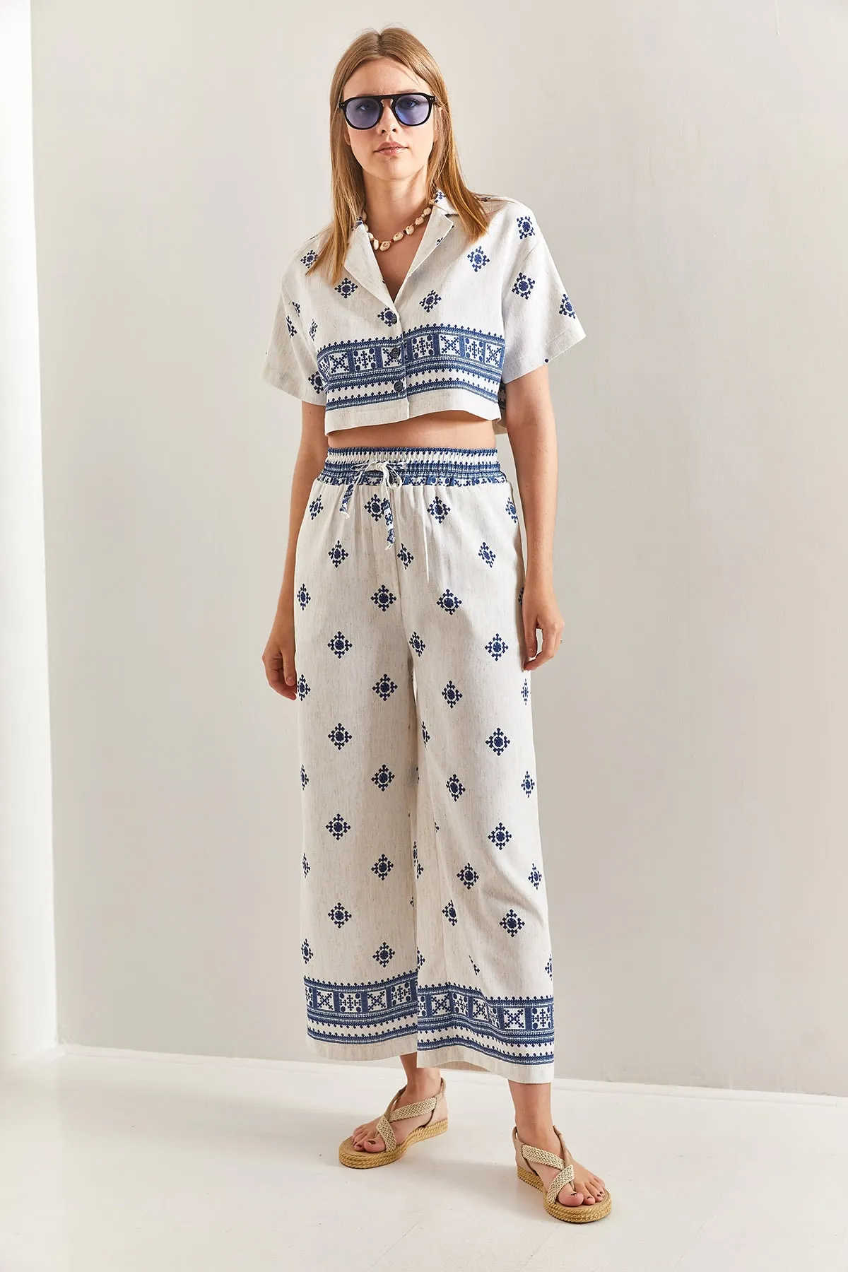 Bianco Lucci  Kurzärmliges Ethno-Crop-Hemd-Hose-Set für Damen