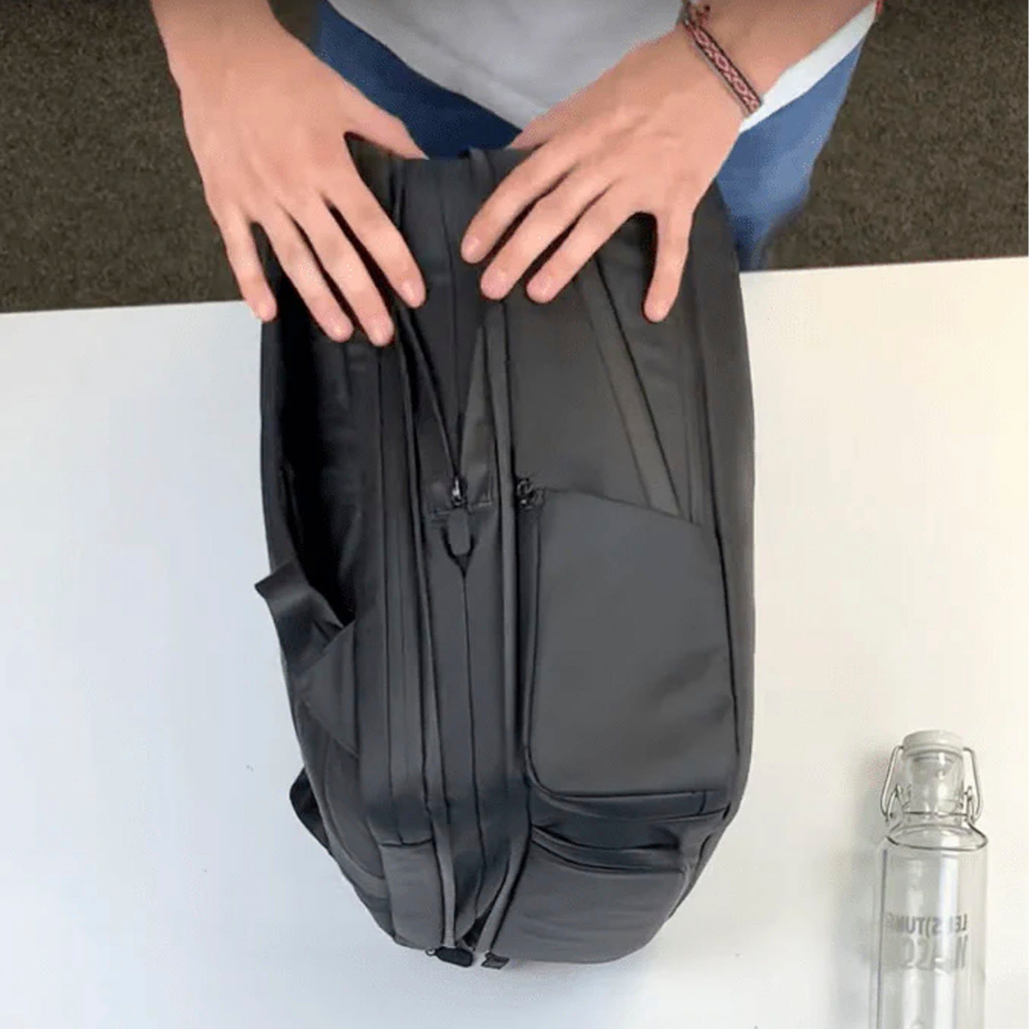 onemate Reiserucksack Discovery, schwarz, erweiterbar; aus recycelten PET-Flaschen