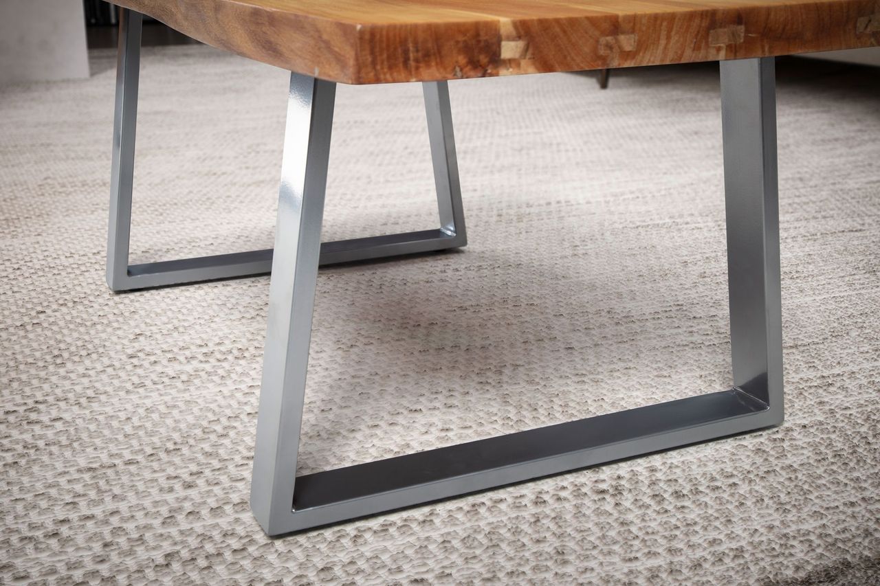 Wohnling Couchtisch 120 cm Massivholz Wohnzimmertisch Baumkante Sofatisch Chrom