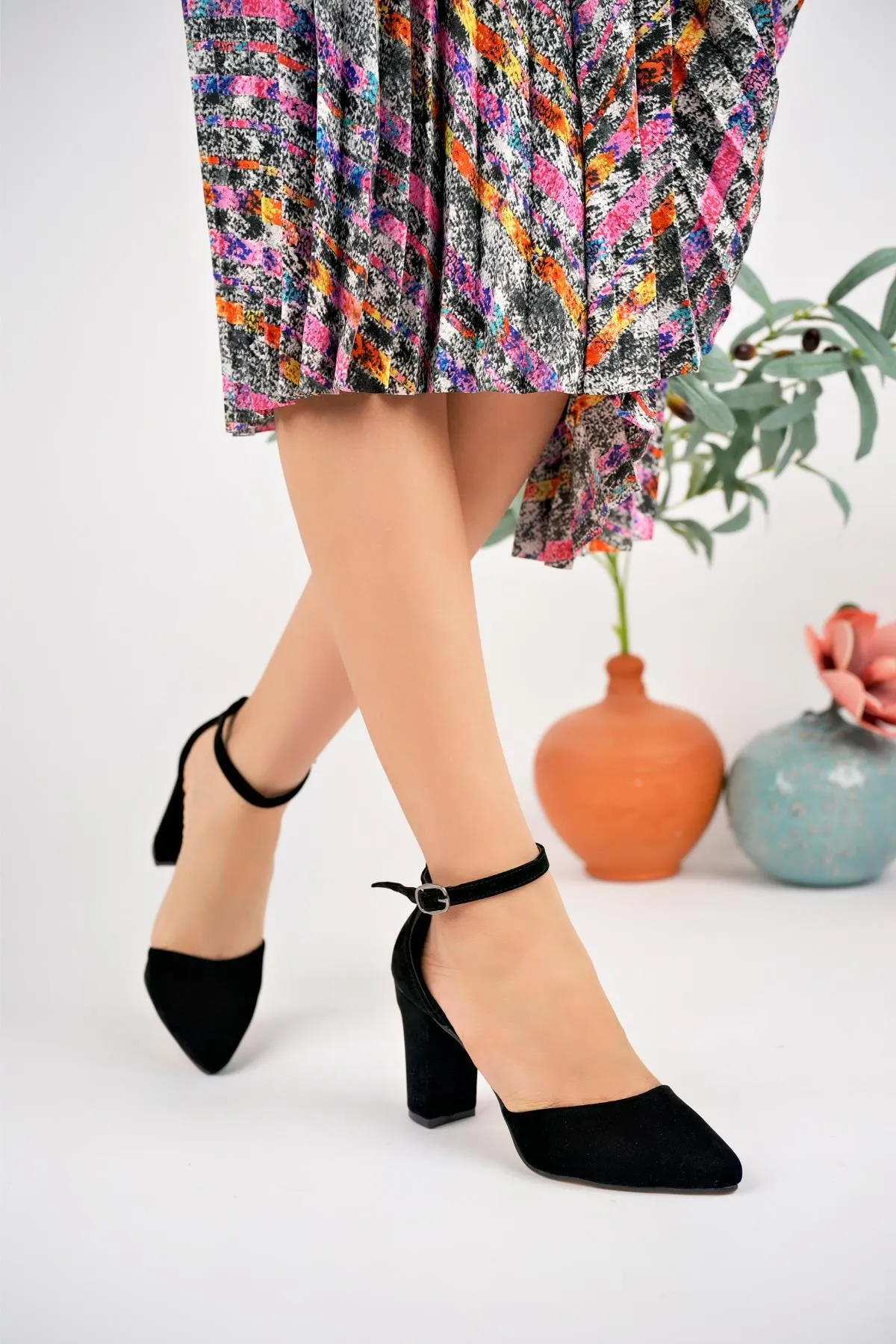 MUGGO  Soffy garantiert Damenschuhe im klassischen Alltagsstil, stilvoll und bequem mit Absatz