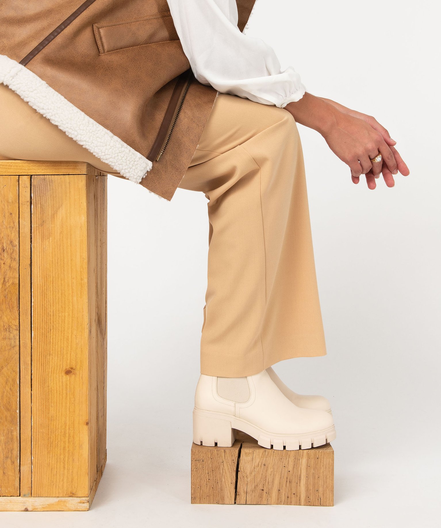 Boots femme Chelsea unies à talon large et semelle crantée blanc | GEMO
