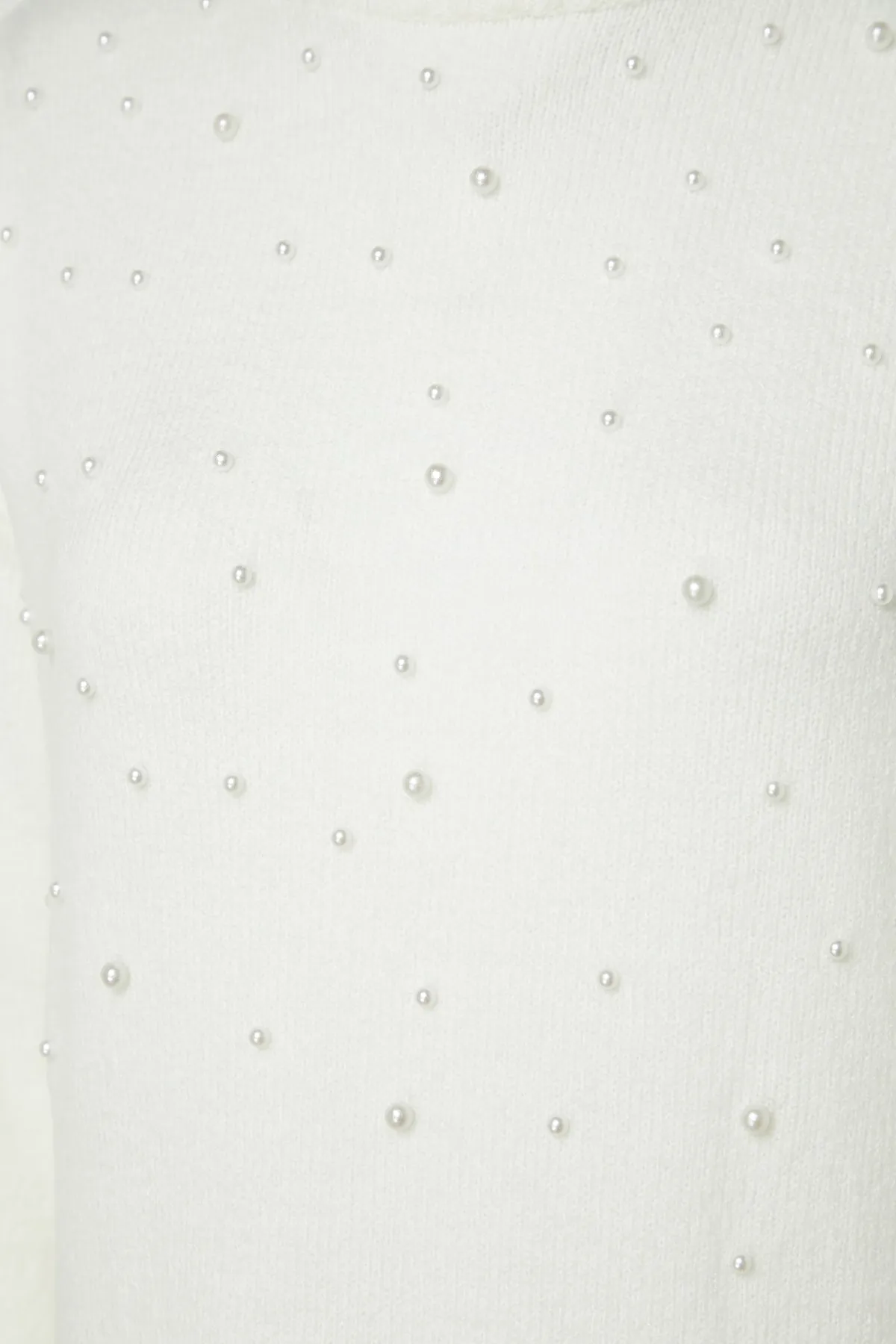Trendyol Modest  Strickpullover mit Perlendetails in Ecru TCTAW24AK00131