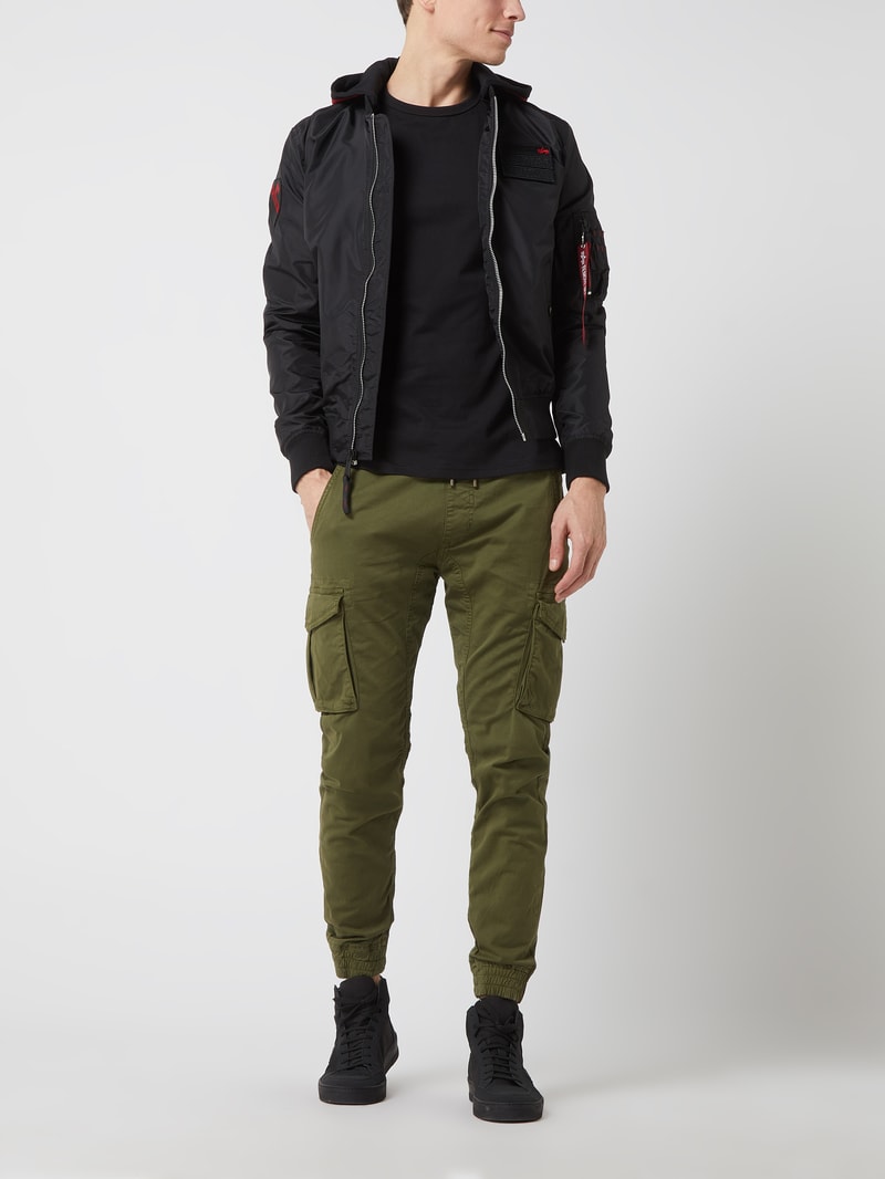 Cargohose mit Label-Details Modell 'Twill' in olivgrün