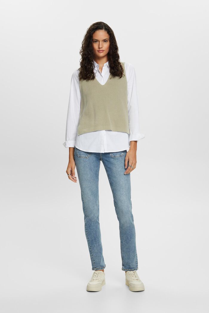 Recycelt: Schmale Jeans mit mittelhohem Bund