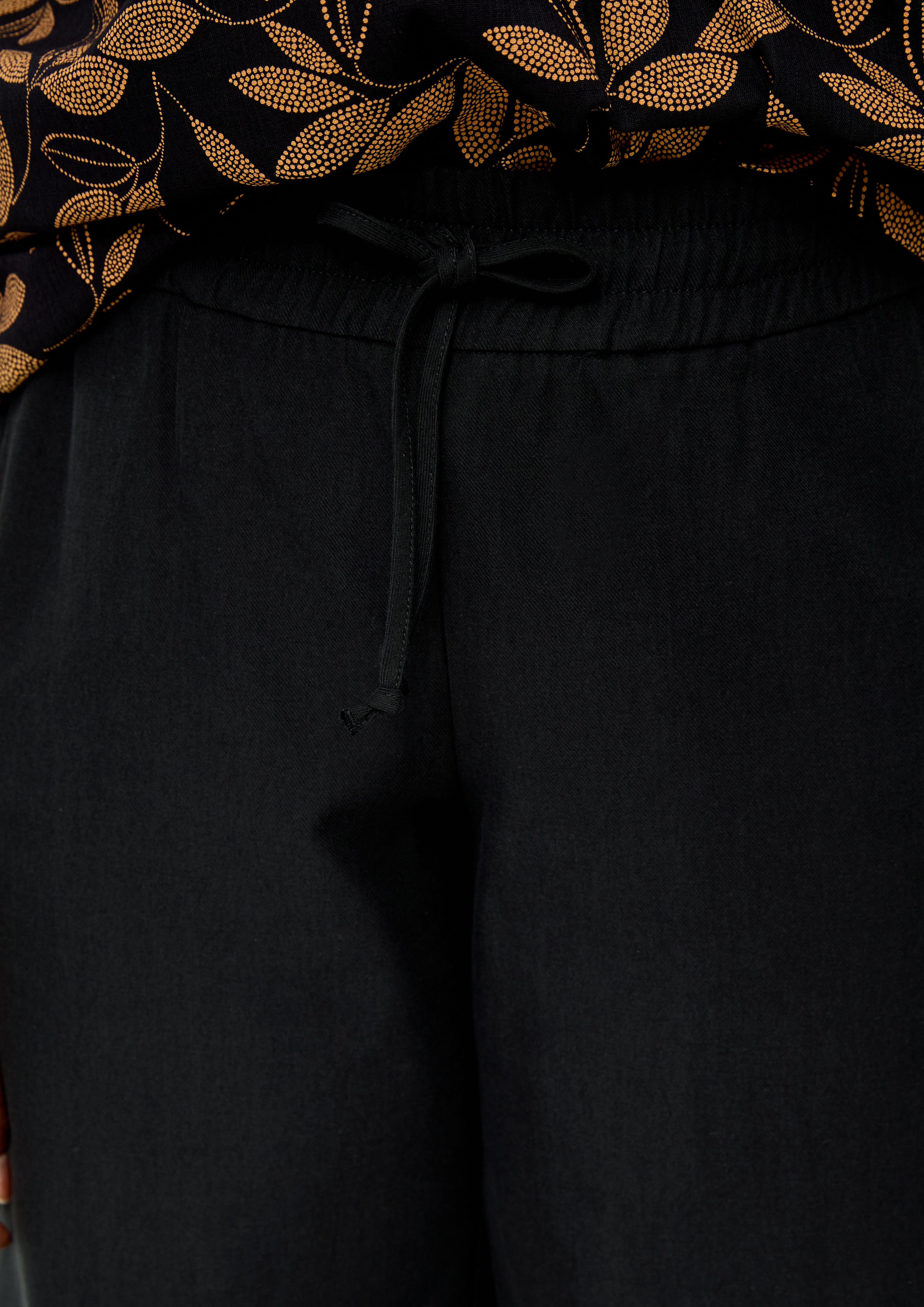 Regular curvy: Kurze Hose aus Twill  2131885-9999