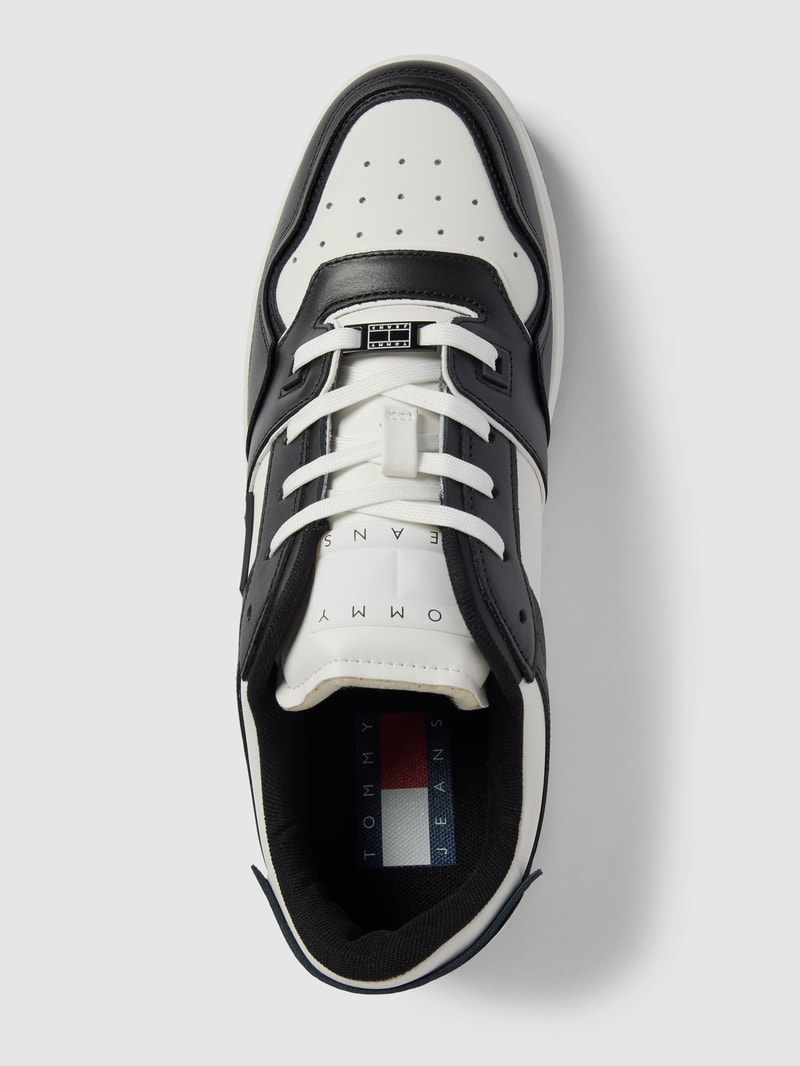 Sneaker aus Leder in schwarz