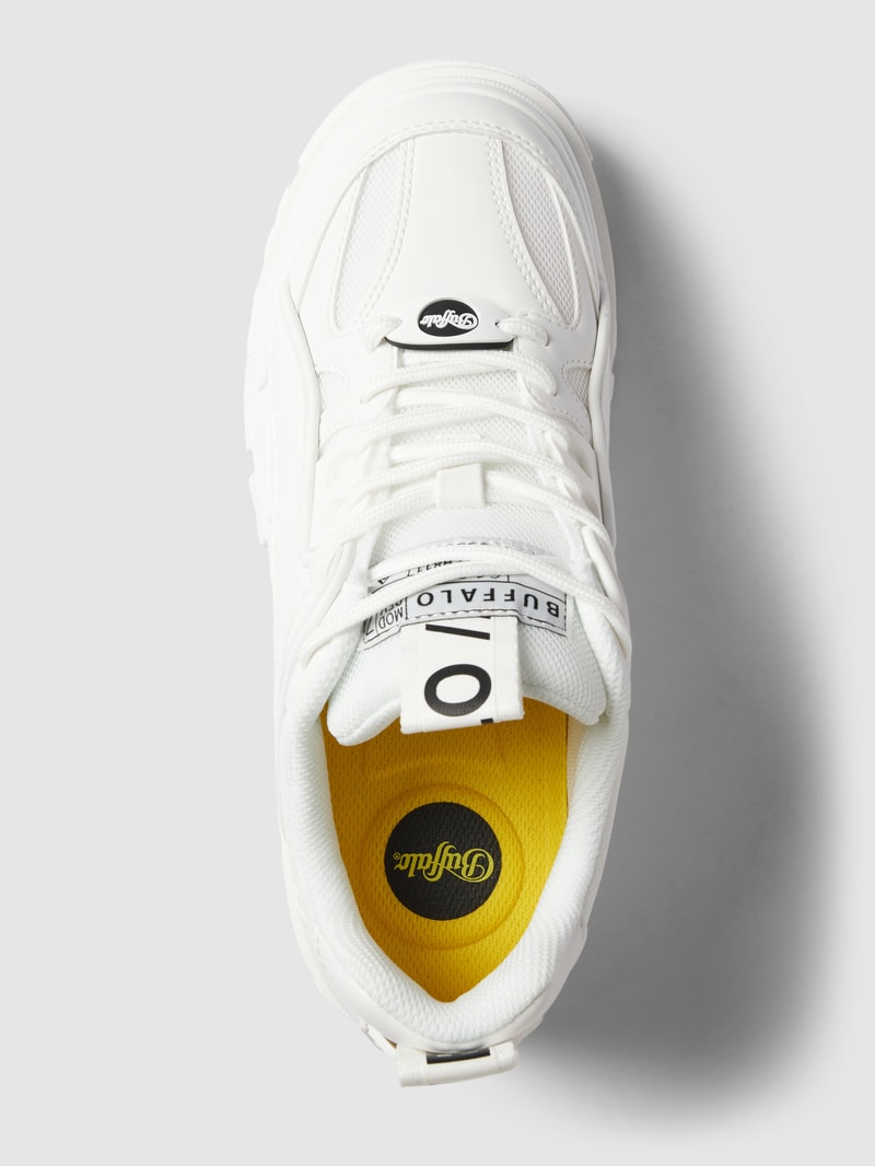 Plateau-Sneaker mit Label-Details Modell 'ASPHA' in weiß
