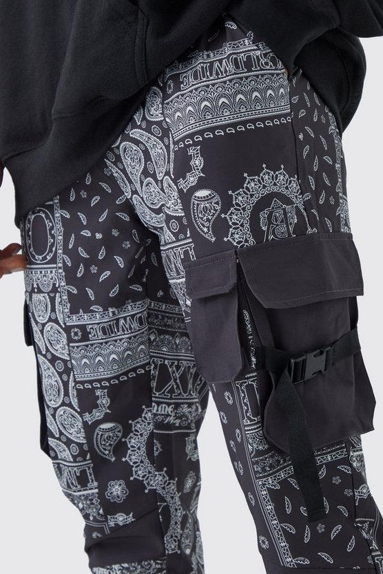 Skinny Cargo-Hose mit Bandana-Print