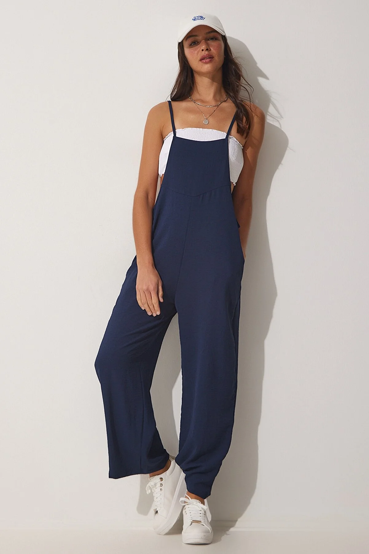 Happiness İstanbul  Marineblauer Gärtner-Jumpsuit mit Taschen für Damen DD00910