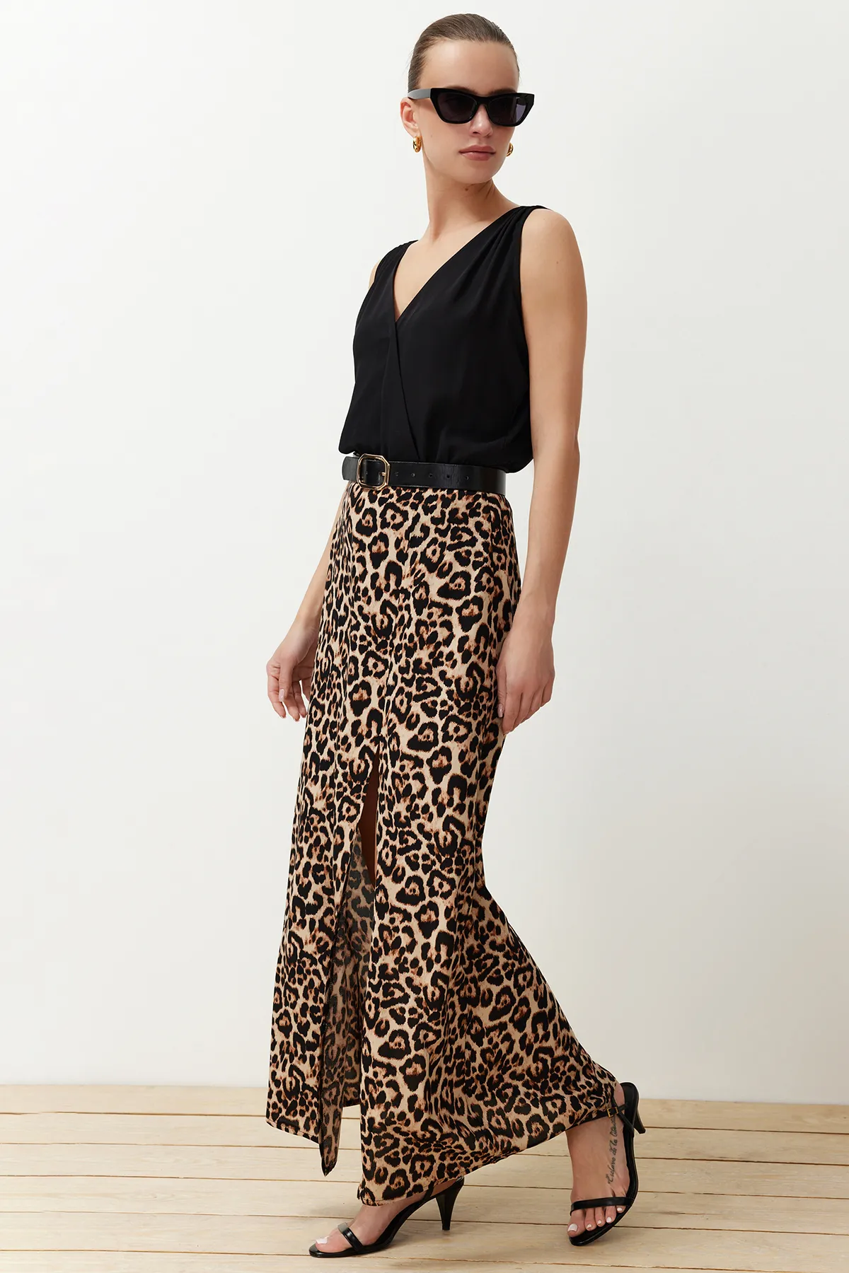 Trendyol Collection  Maxirock aus Viskose mit Animalmuster - Mehrfarbig mit Schlitzdetail TWOSS24ET00205