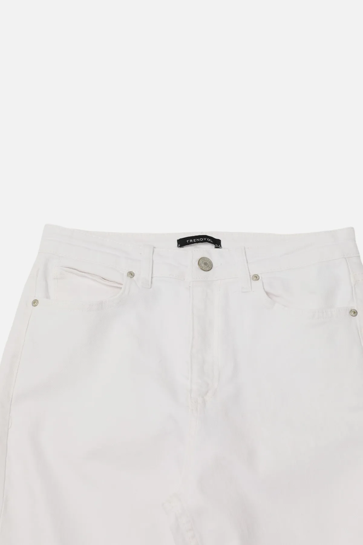 Trendyol Collection  Weiße Jeanshose mit Schlitz und hoher Taille und schmalem Schlag TWOAW22JE0382