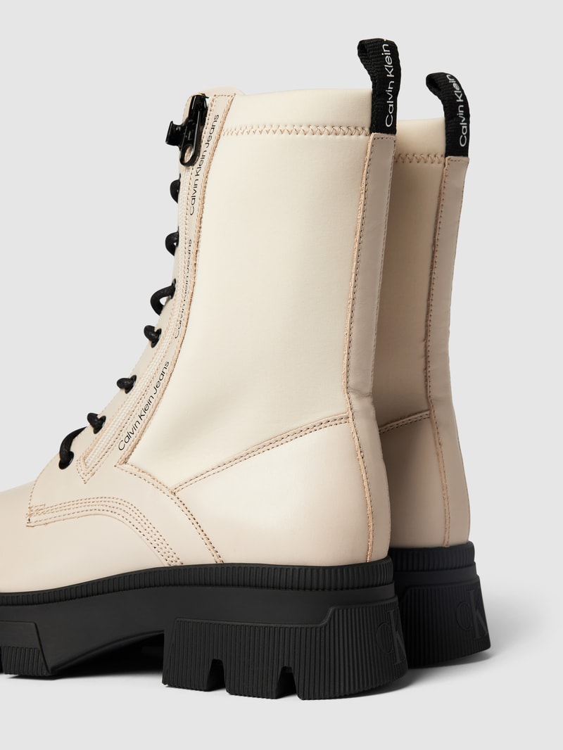 Bikerboots mit Label-Details Modell 'CHUNKY' in weiss