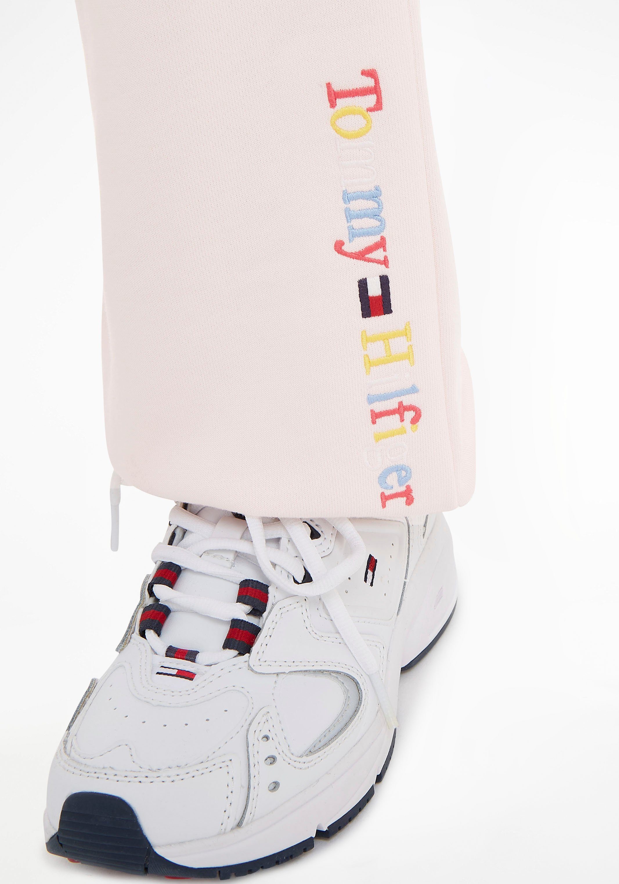Tommy Hilfiger Jogginghose TOMMY GRAPHIC MULTI SWEATPANT mit Logostickerei