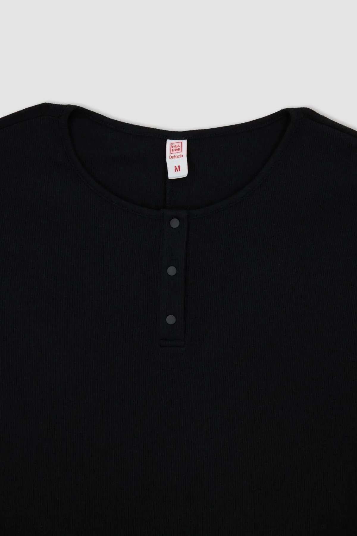 DeFacto  Fall In Love Basic-Pyjama-Oberteil mit normaler Passform und Rundhalsausschnitt Z5331az23sp