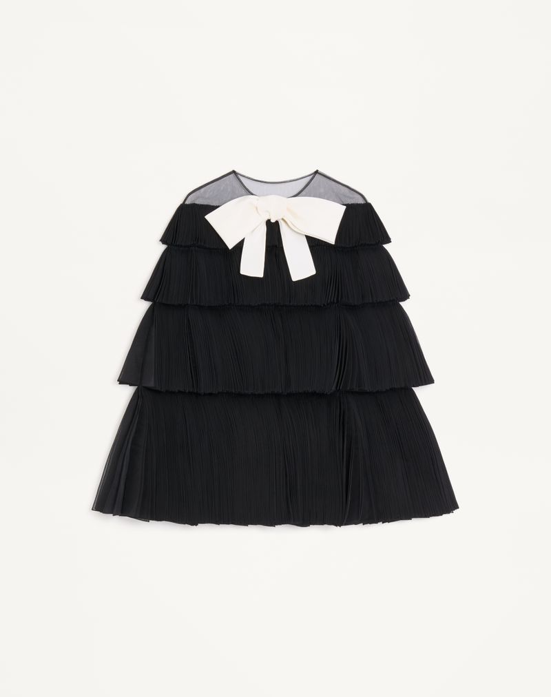 Capa de organza bordada