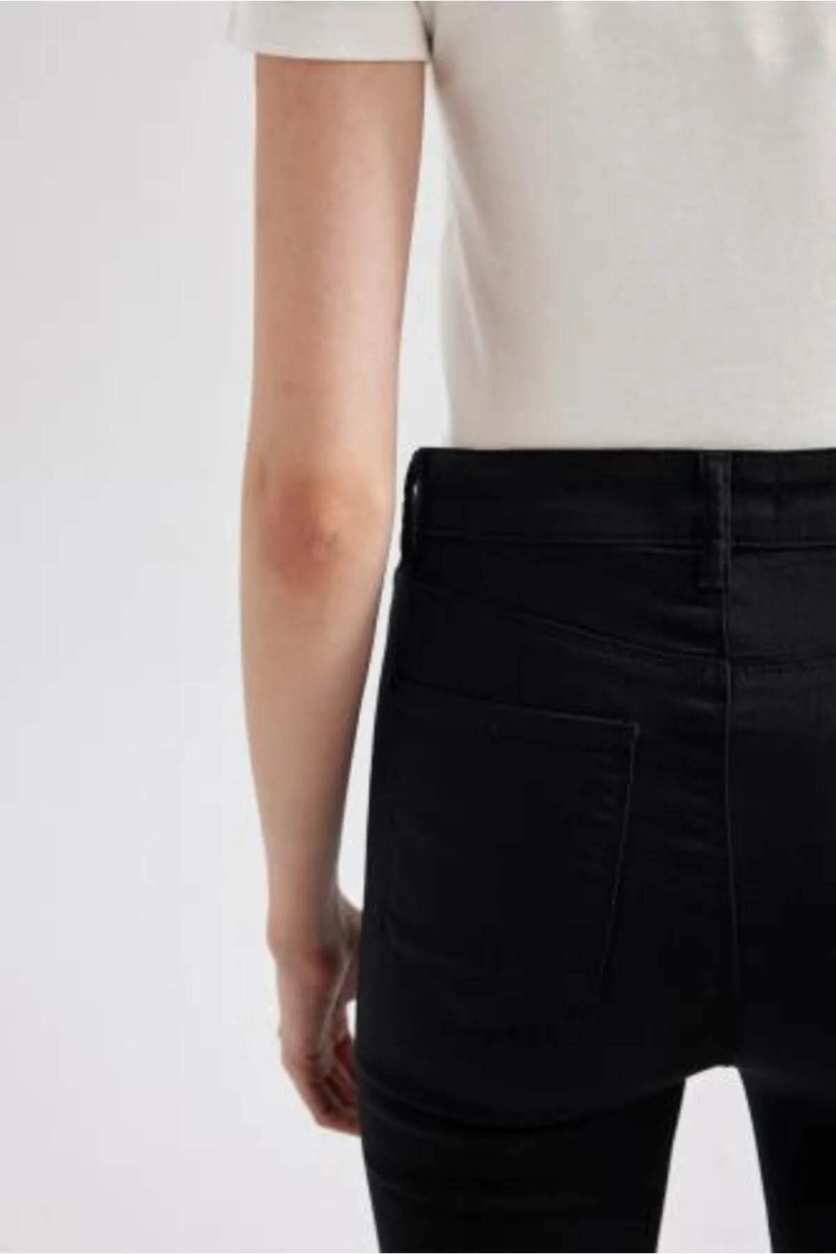 DeFacto  Super Skinny Jegging, hohe Taille, schmales Bein, knöchellange Jeanshose A8570ax23hs