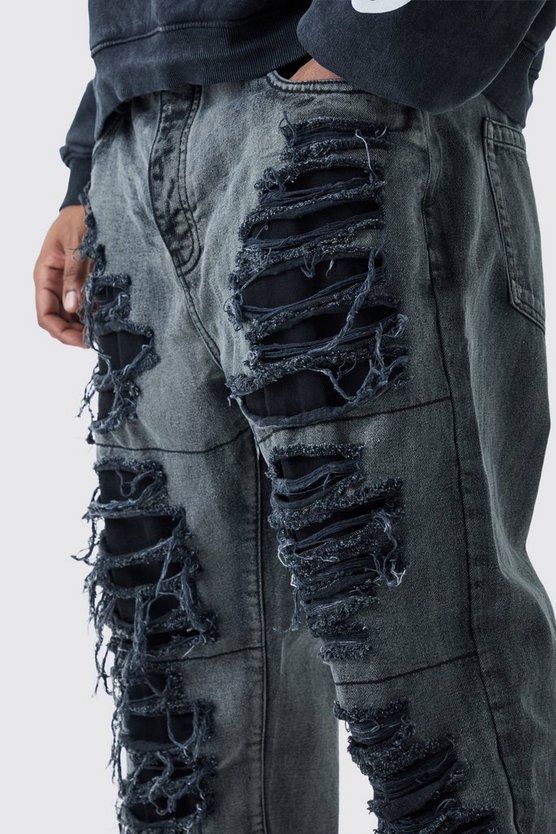 Plus gerade Jeans mit extremen Rissen und ausgefranstem Saum
