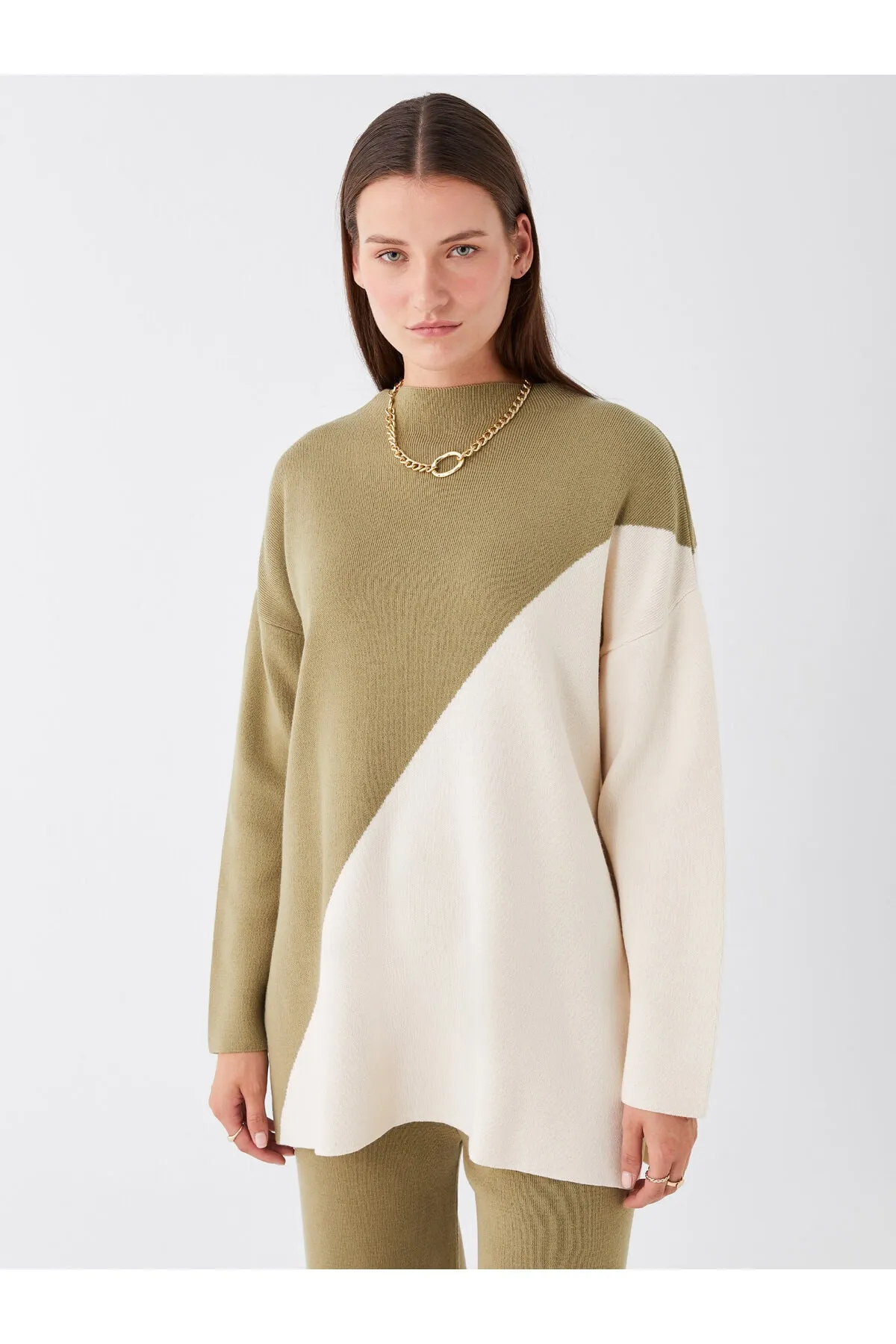 LC Waikiki  Langärmlige Oversize-Stricktunika mit halbem Rollkragen und Farbblockierung für Damen