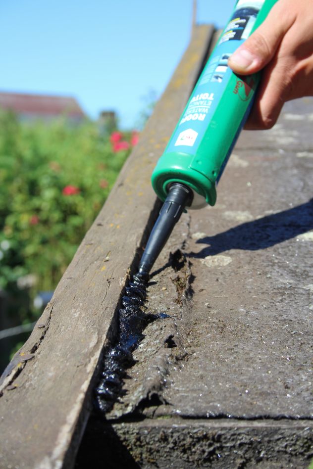 TEC7 602150000 WP7-301 Pastă de reparare impermeabilă pentru acoperișuri, cartuș 310 ml