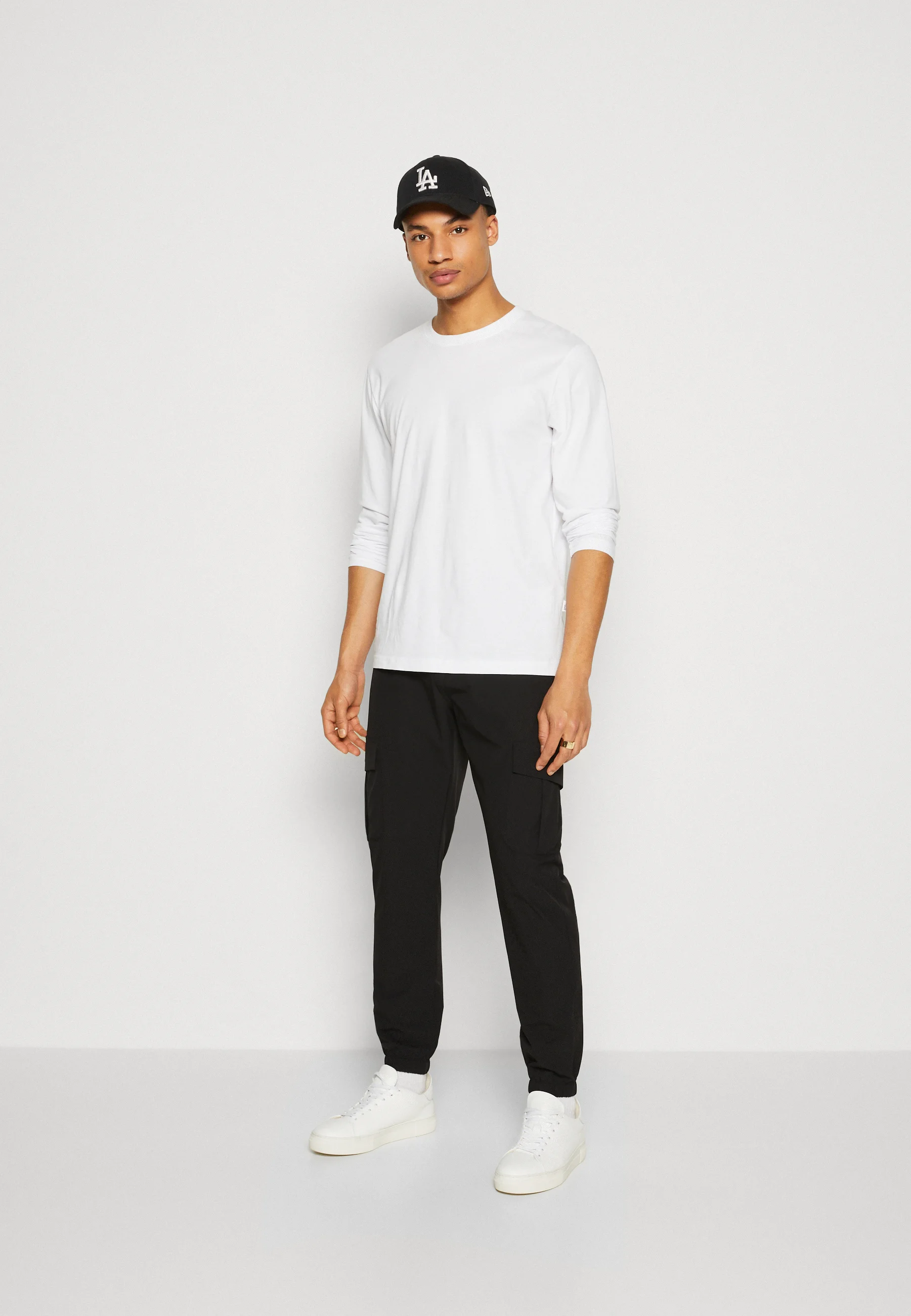 Pantalones cargo INDICODE JEANS