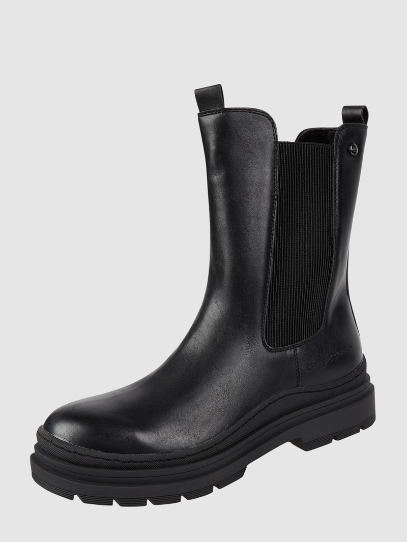 Boots in Leder-Optik in schwarz