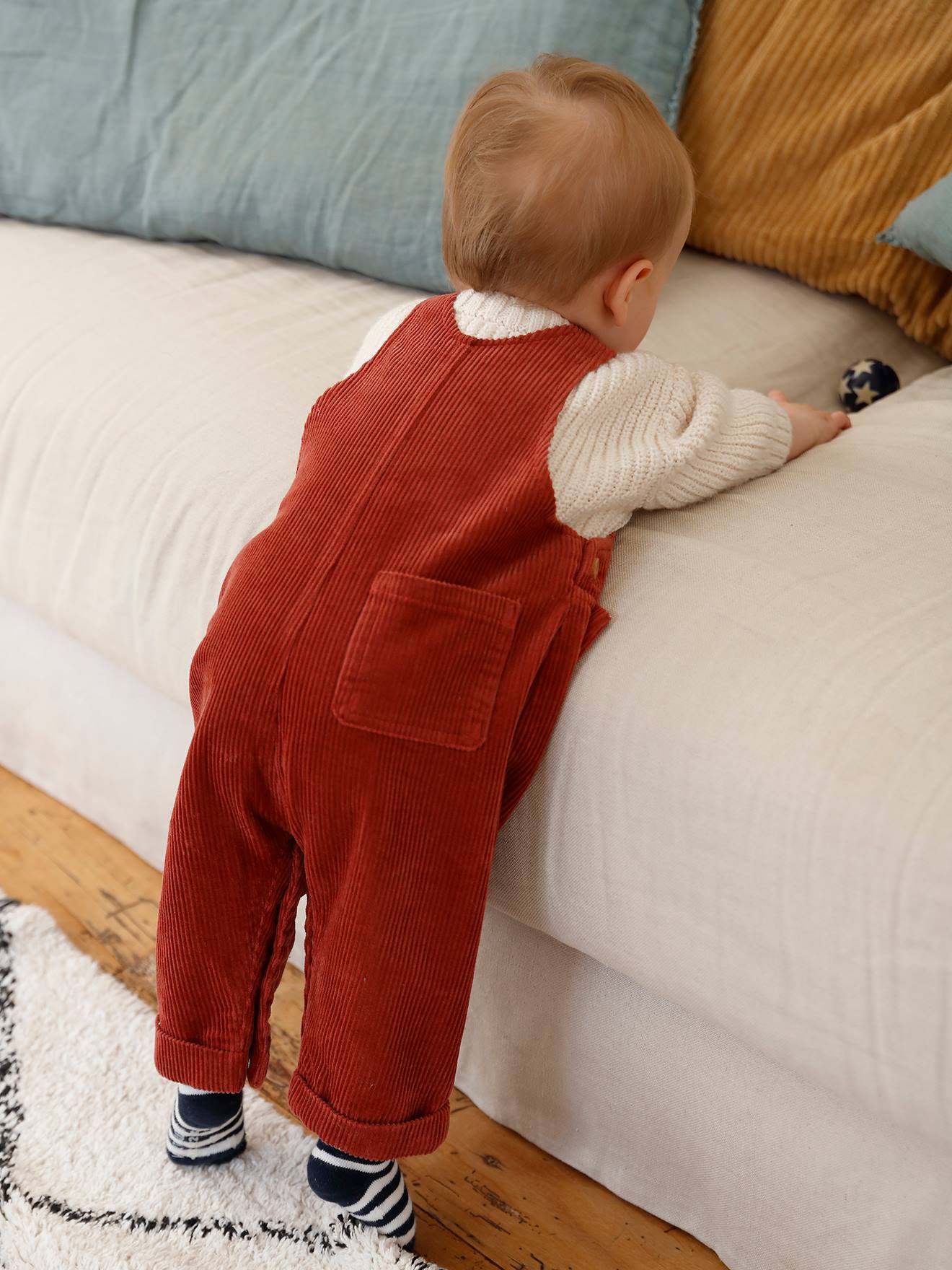 Vertbaudet Jungen Baby Cord-Latzhose - ziegel