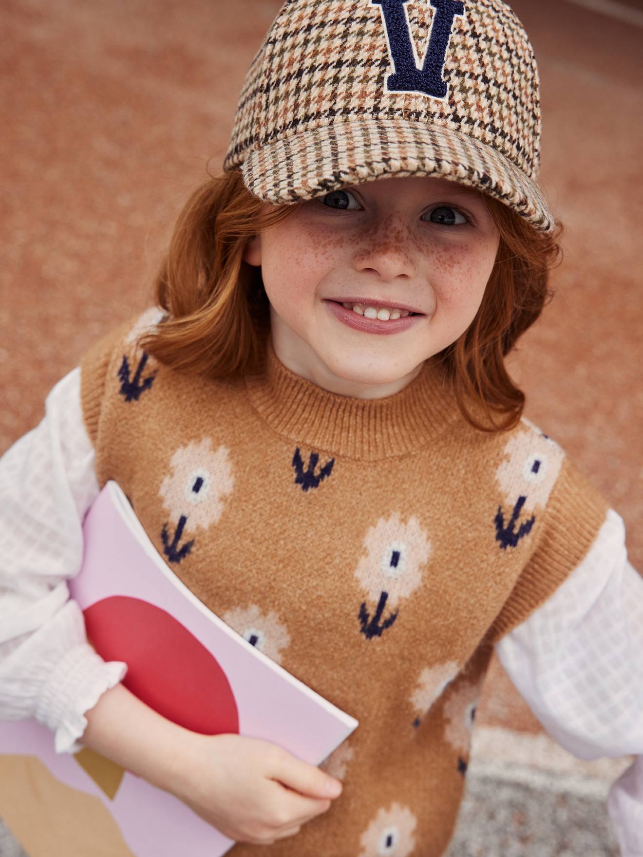 Pull sans manches à fleurs fille camel