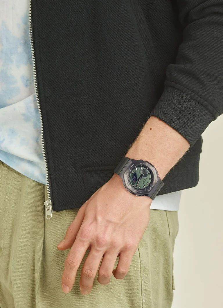 Klasické hodinky G-Shock GM-2100B-3AER