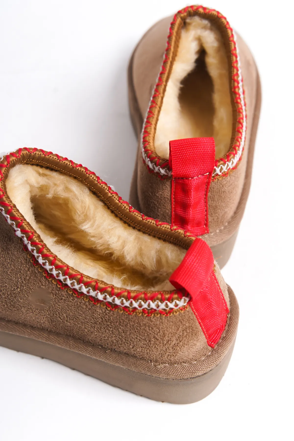 Capone Outfitters  Furry Inside Damenschuhe mit flacher Sohle