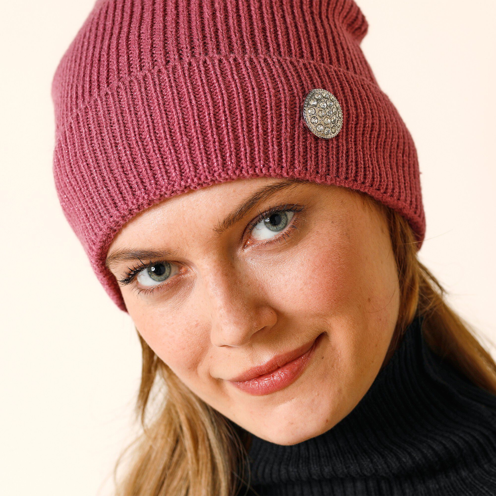 Bonnet bouton bijou